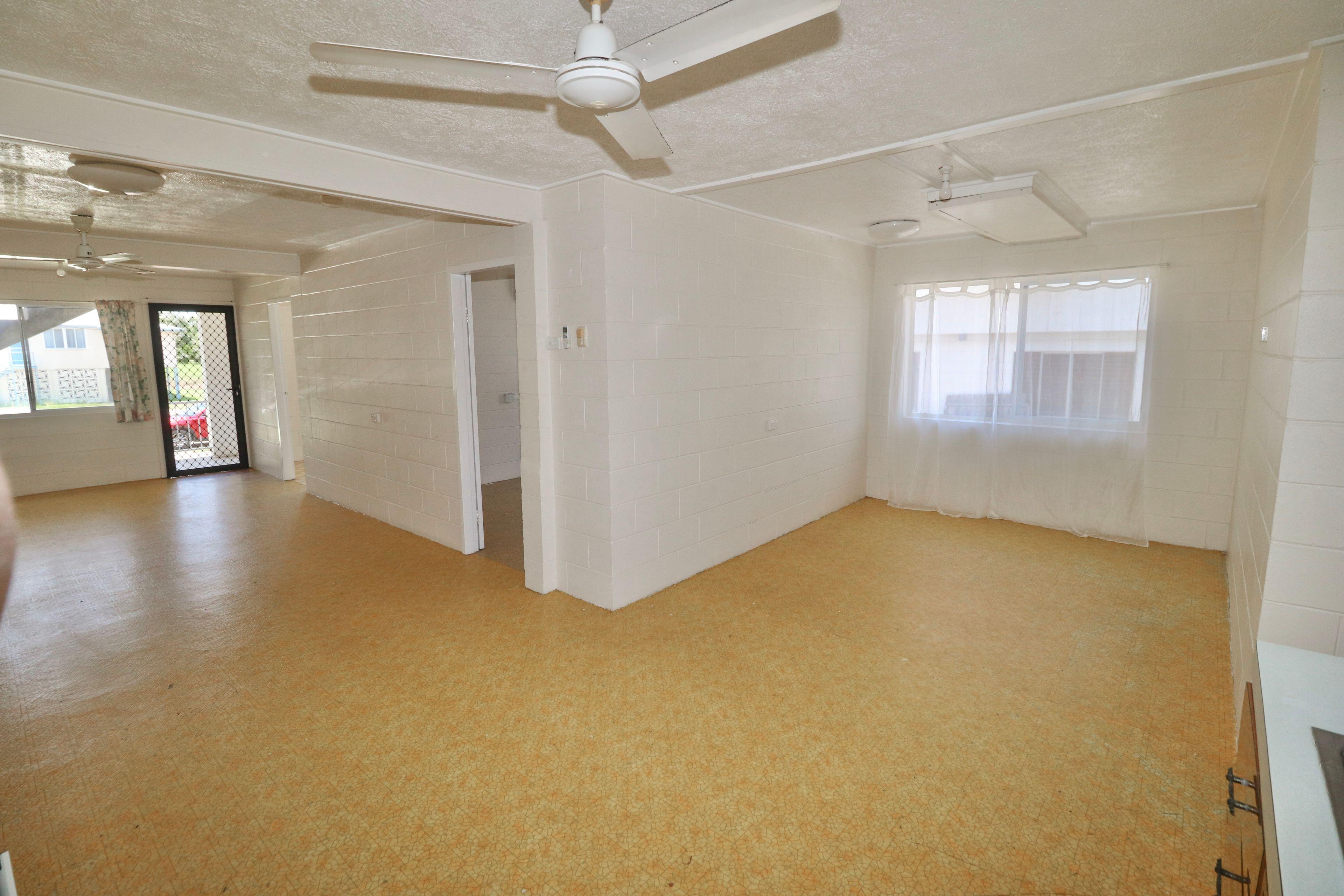 THREE BEDROOM LOWSET UNIT IN TOWN