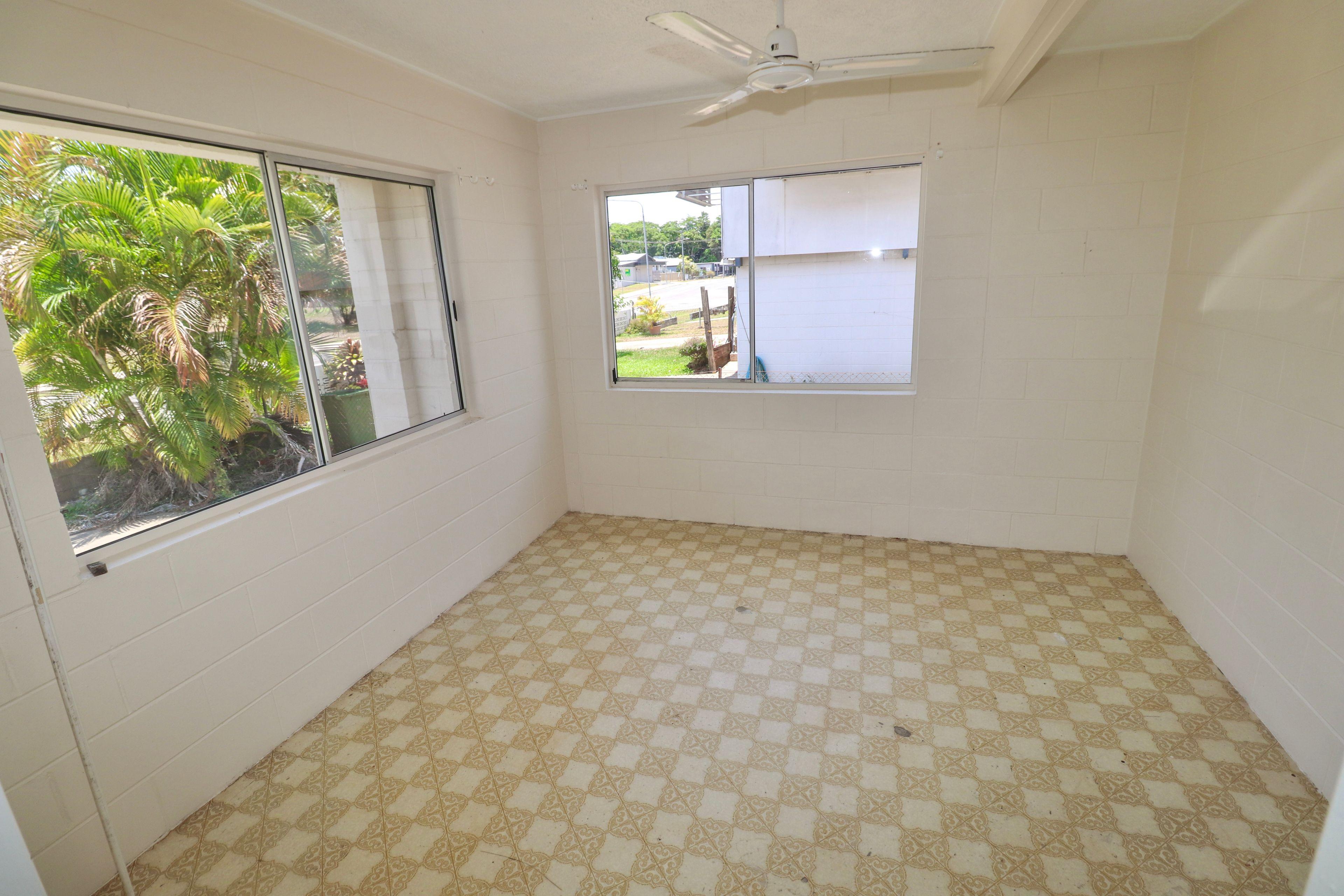 THREE BEDROOM LOWSET UNIT IN TOWN