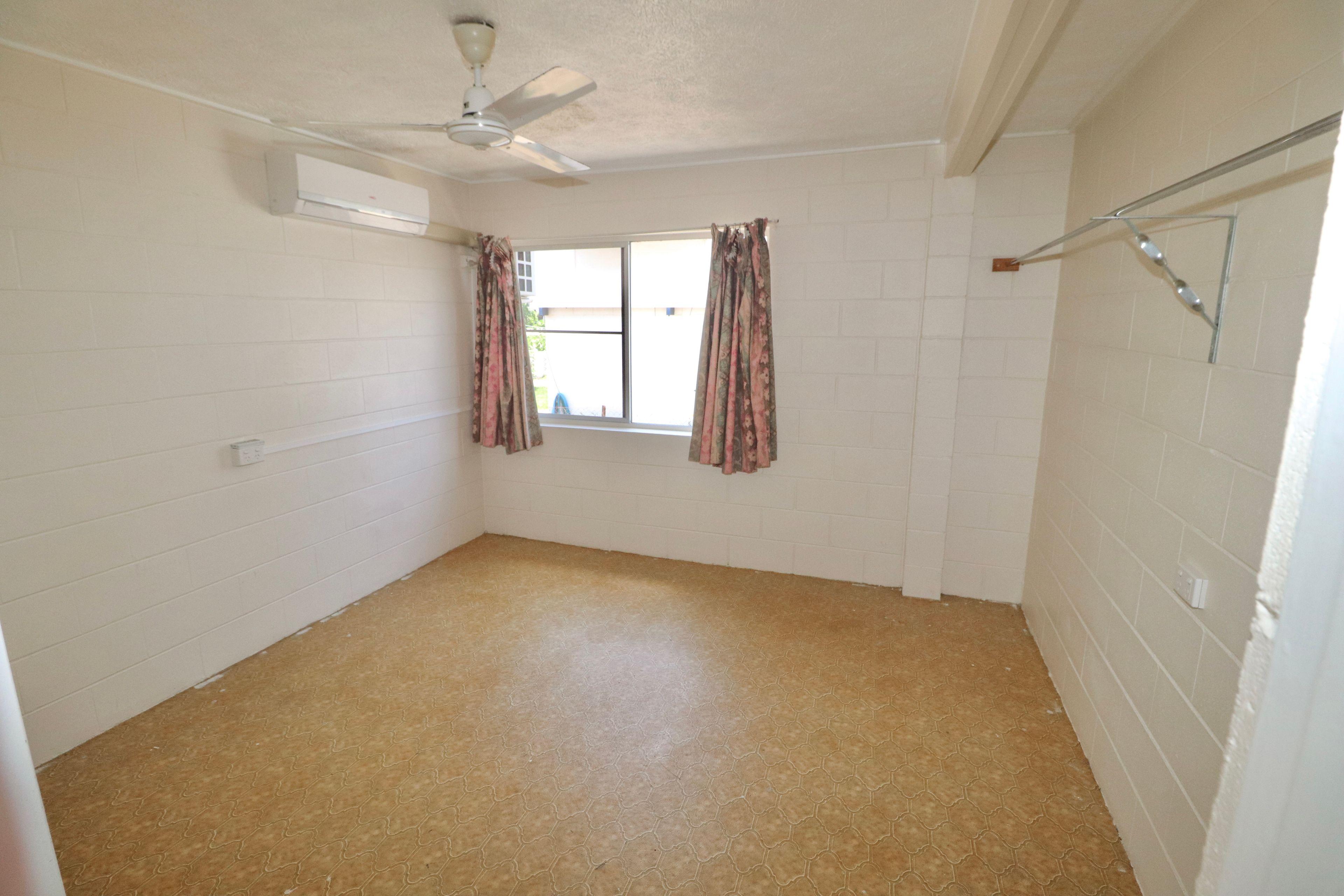 THREE BEDROOM LOWSET UNIT IN TOWN