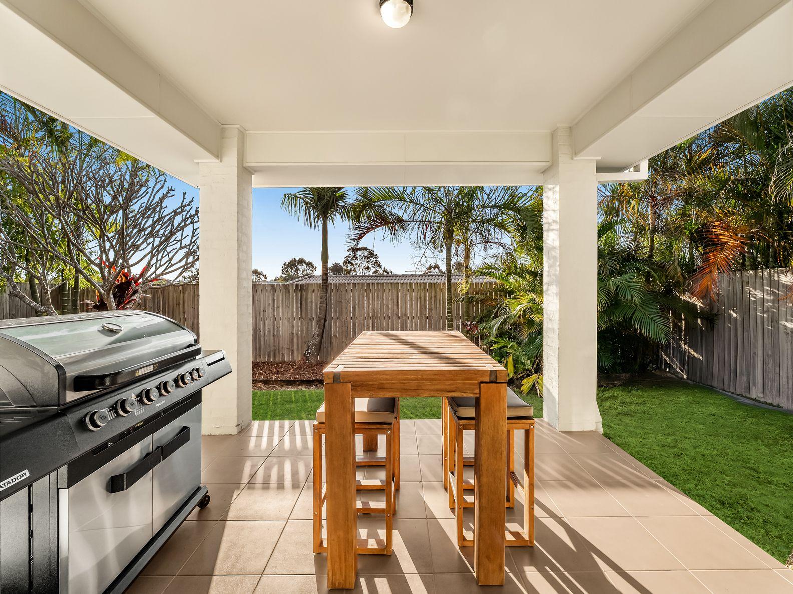 MODERN 3 BEDROOM HOME WITH DUCTED AIRCON & SOLAR