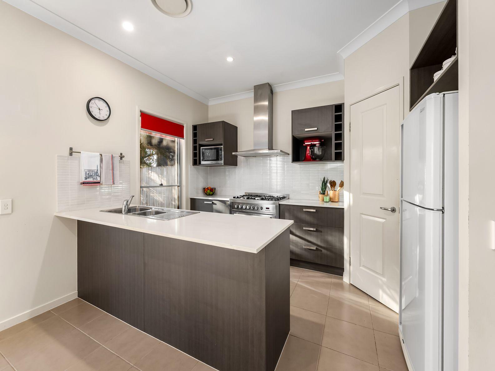 MODERN 3 BEDROOM HOME WITH DUCTED AIRCON & SOLAR