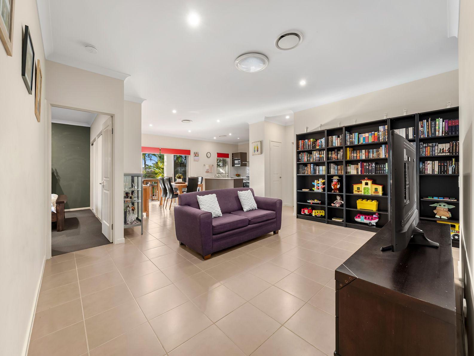 MODERN 3 BEDROOM HOME WITH DUCTED AIRCON & SOLAR