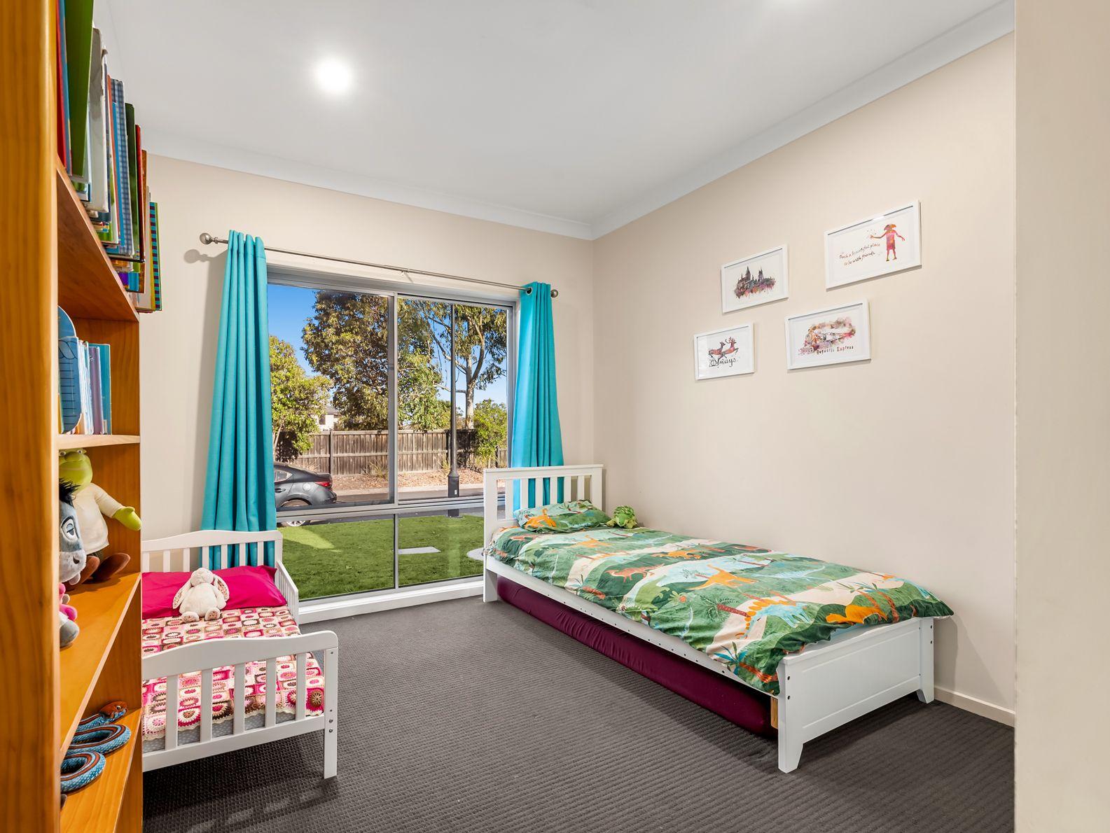 MODERN 3 BEDROOM HOME WITH DUCTED AIRCON & SOLAR