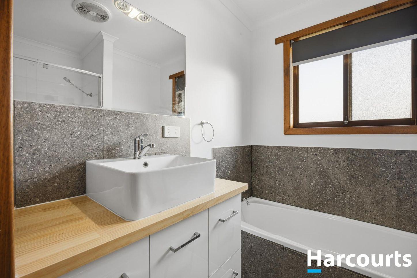 24 Margaret Street, BEACONSFIELD, TAS 7270 - House for Rent - harcourts.net