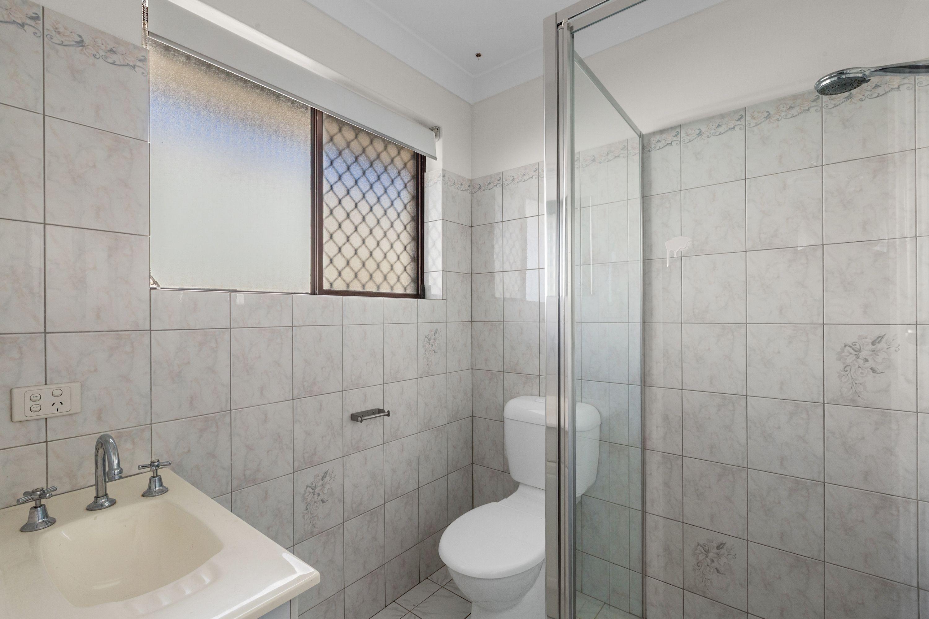 Coastal living 3 bedroom home with a pool!