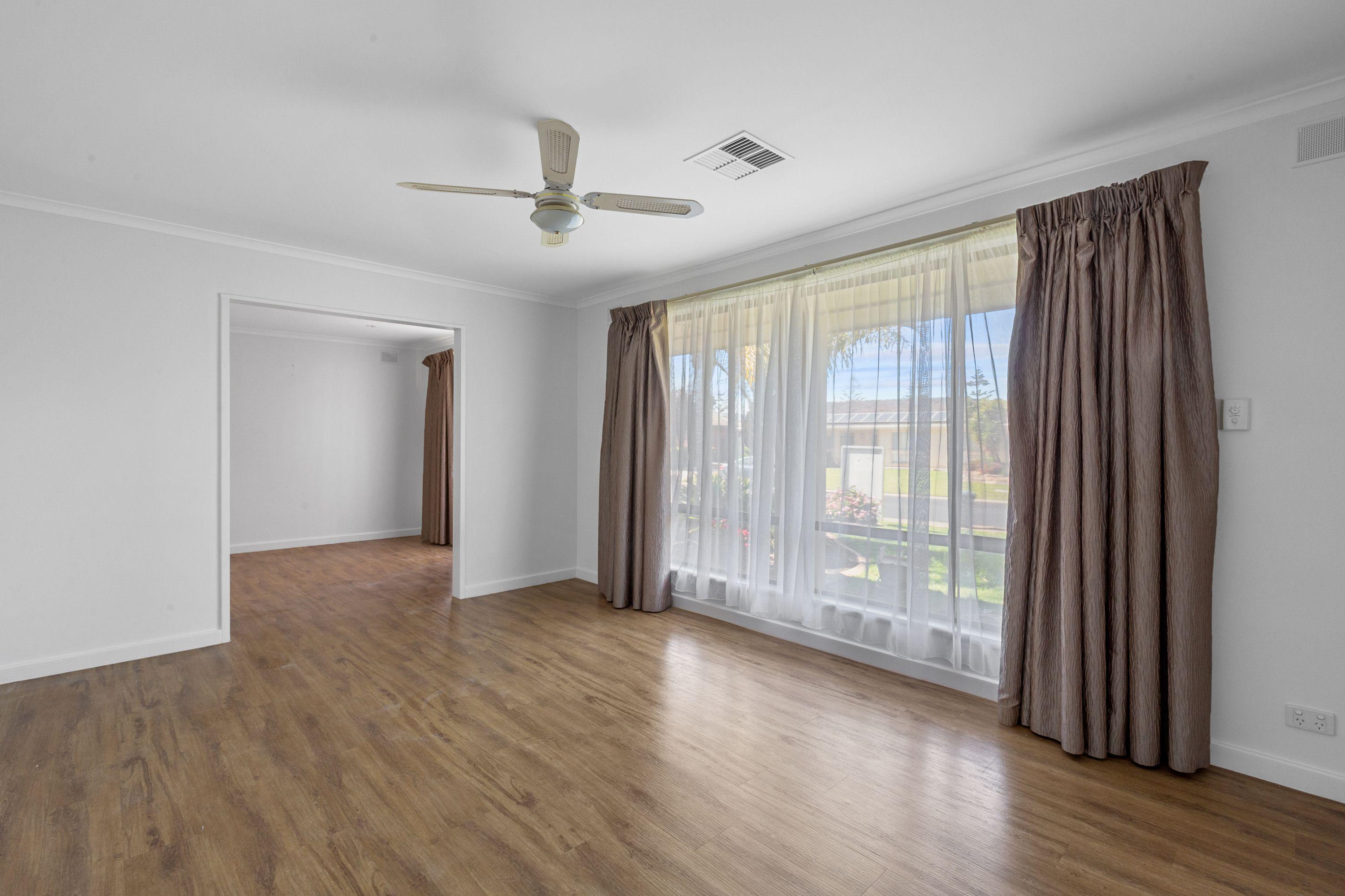 Coastal living 3 bedroom home with a pool!