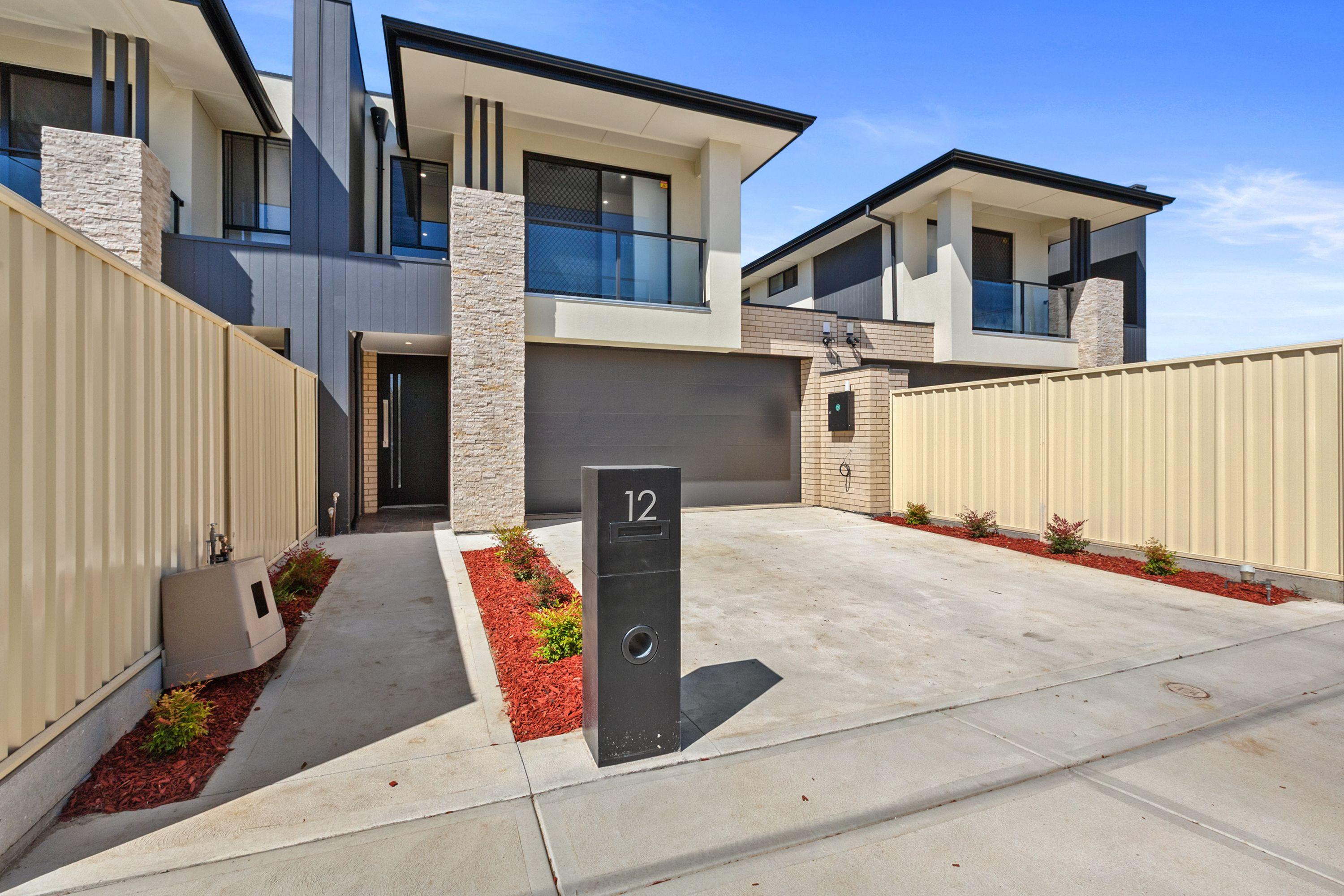Prop-GPT: House: SA Semaphore Park, SA 5019 Brand new 4 bedroom home close to the beach!