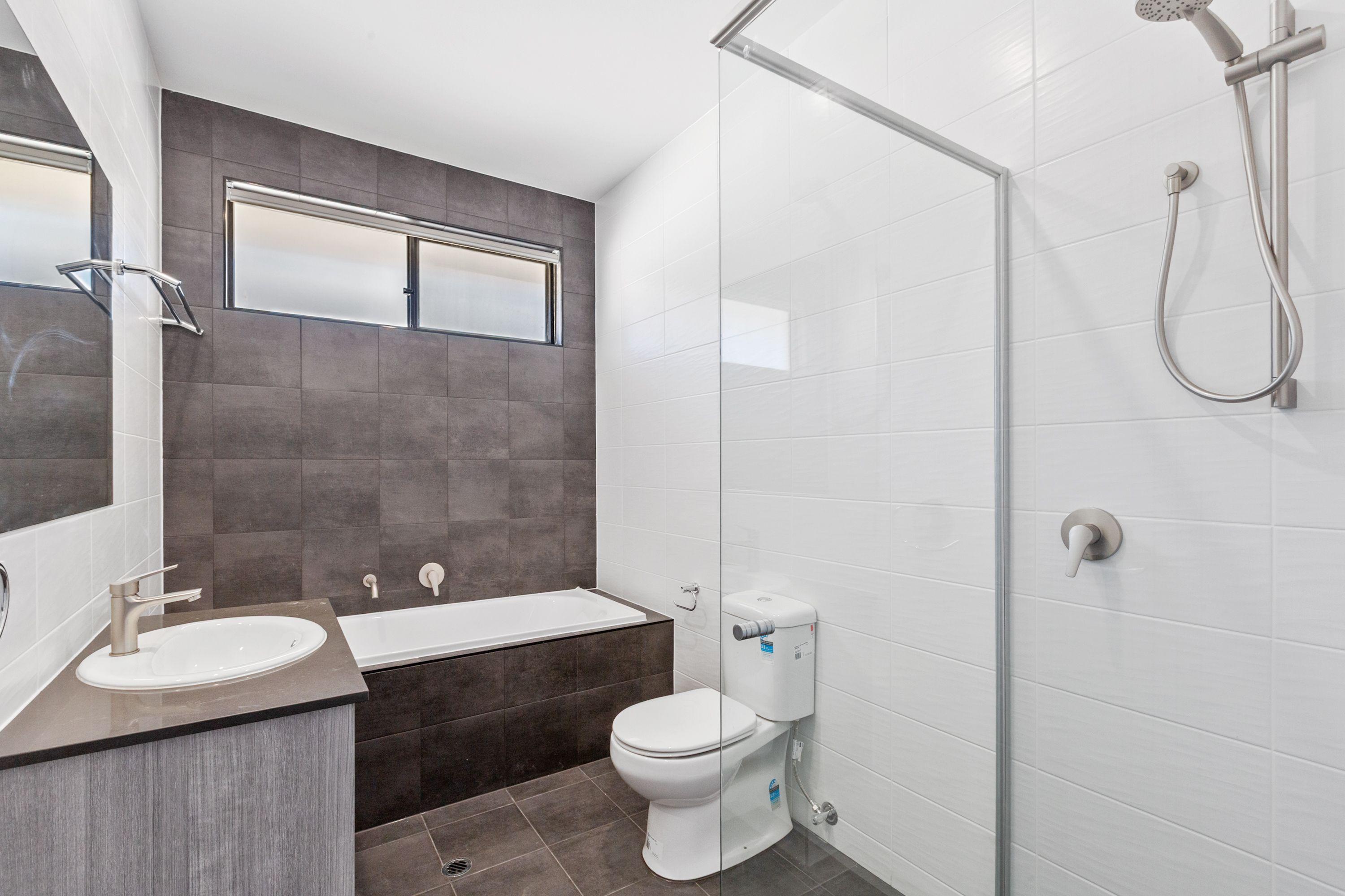 Brand new 4 bedroom home close to the beach!