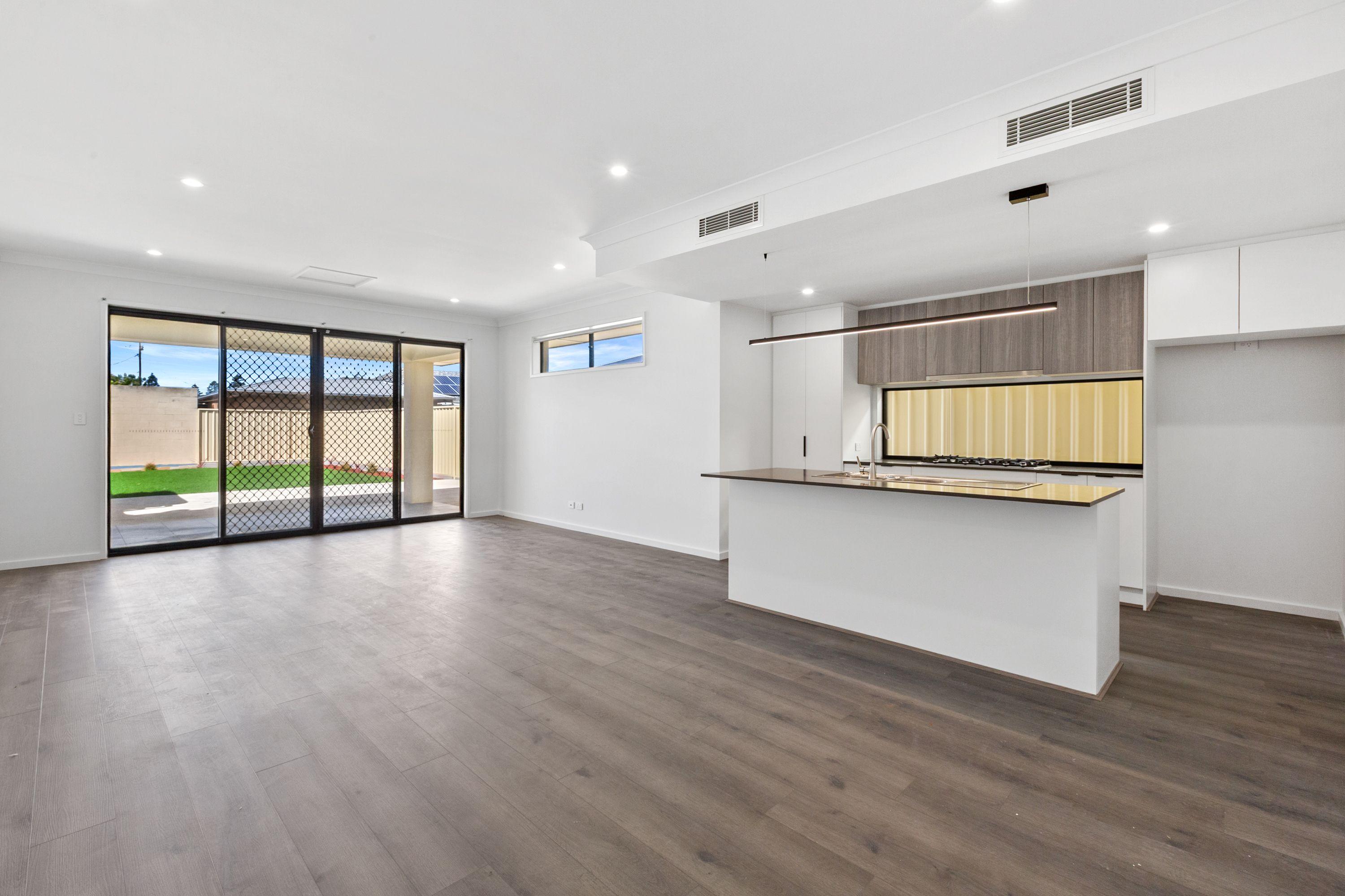 Brand new 4 bedroom home close to the beach!