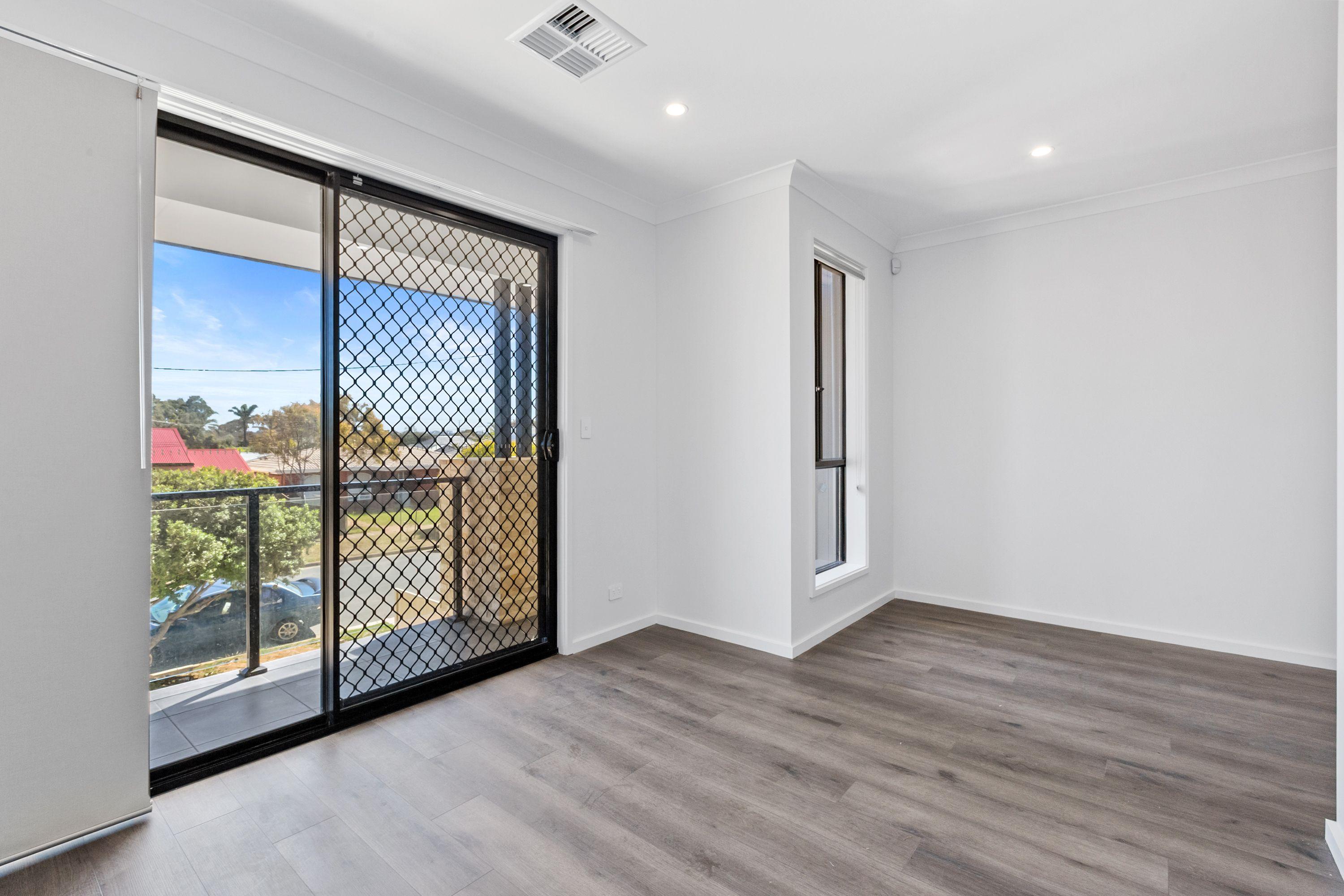 Brand new 4 bedroom home close to the beach!