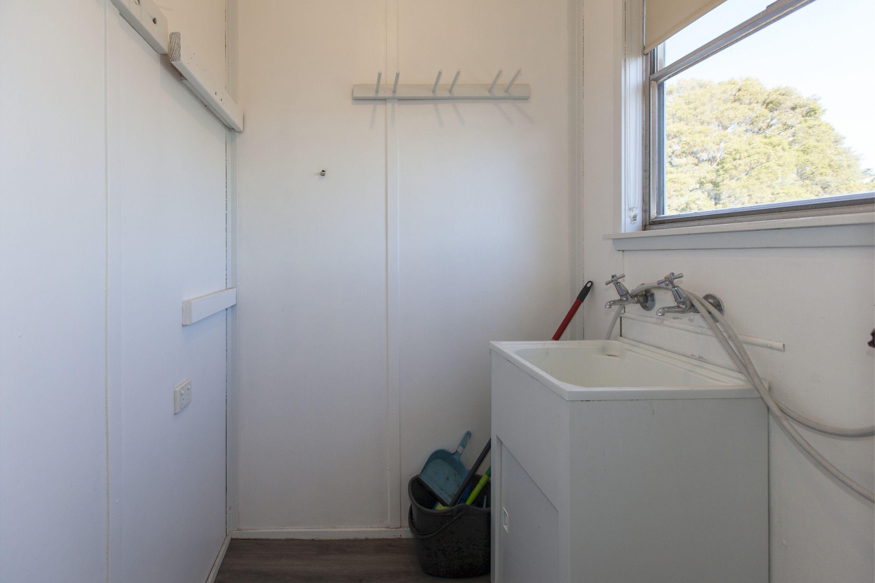 Spacious Home with bonus bungalow