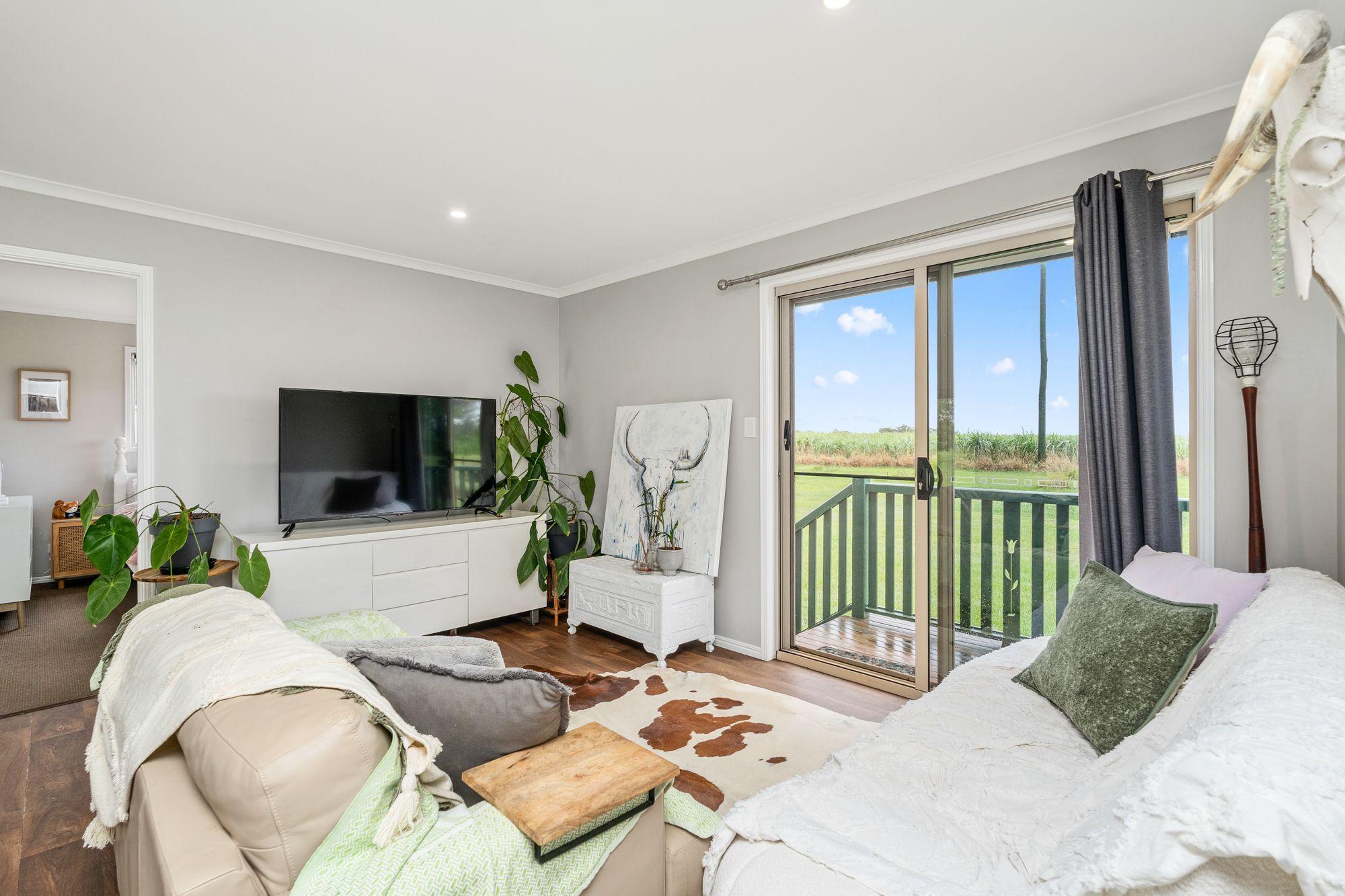 Rural Dual Living Retreat Sitting On Over 23 Acres - Bidwill