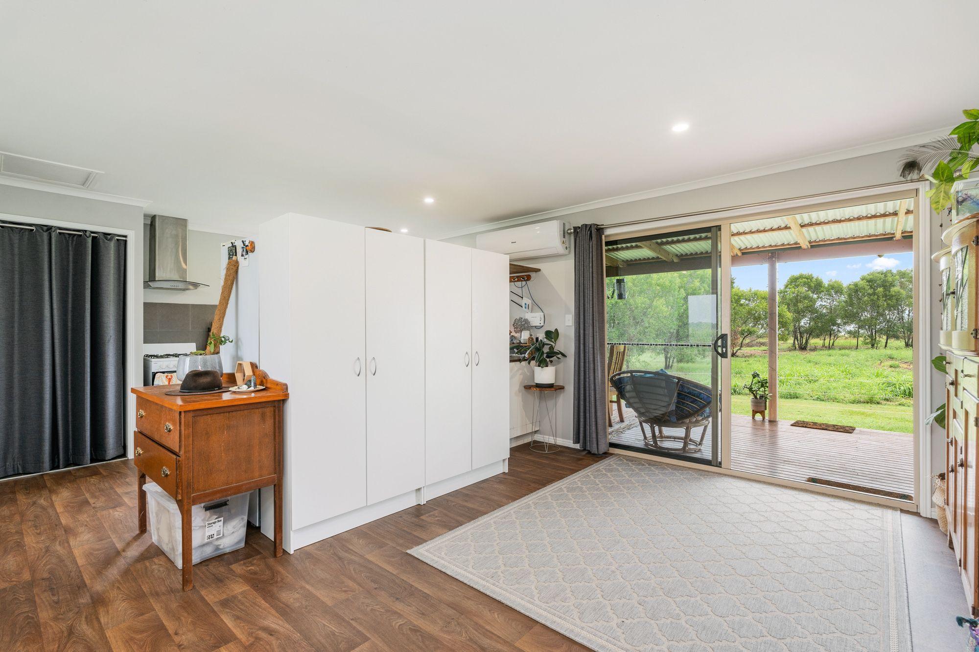 Rural Dual Living Retreat Sitting On Over 23 Acres - Bidwill