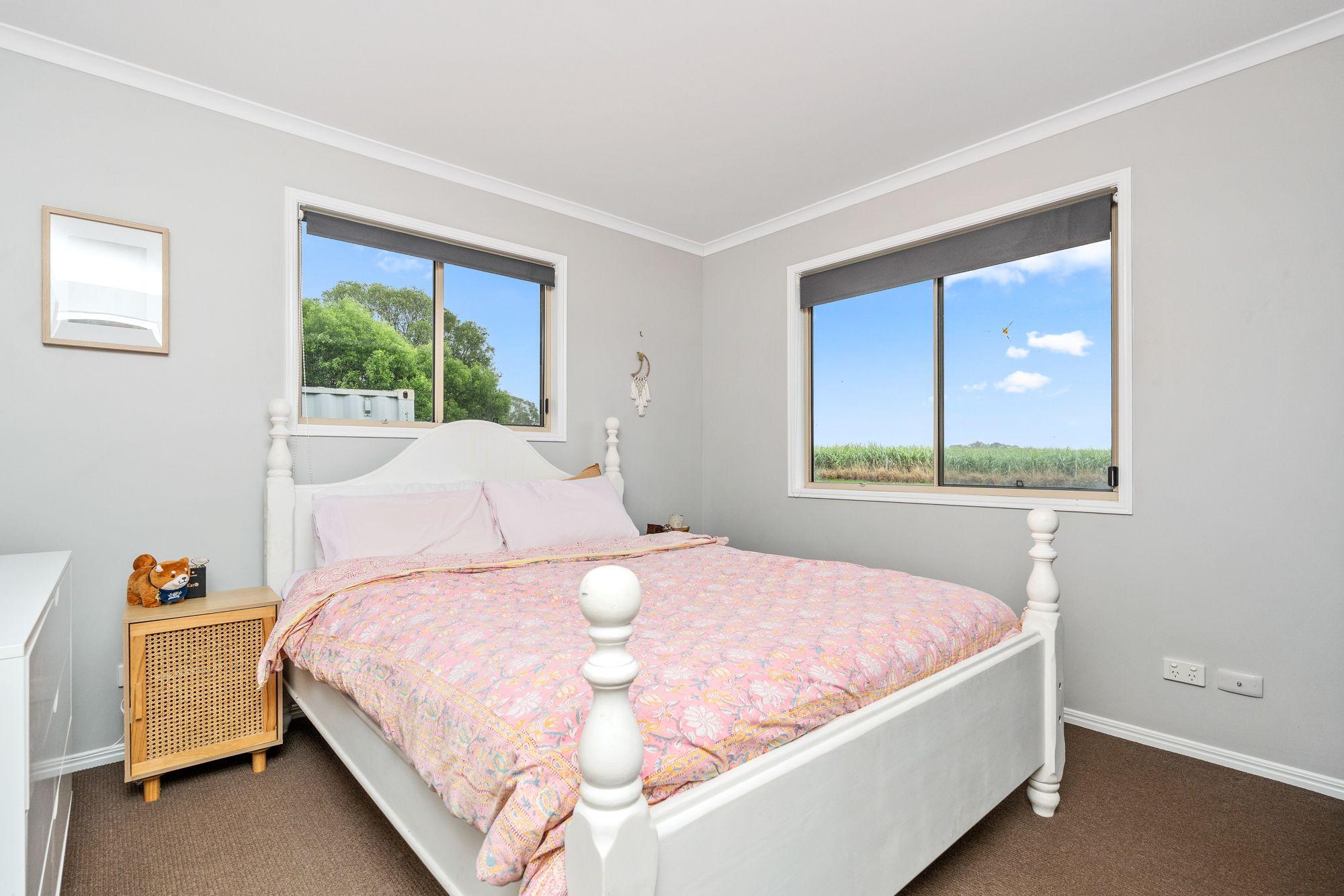 Rural Dual Living Retreat Sitting On Over 23 Acres - Bidwill