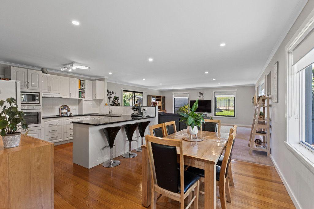 102 Westbury Place, DELORAINE, TAS 7304 - House for Rent - harcourts.net