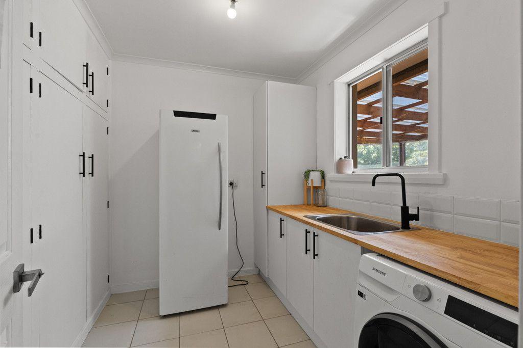 102 Westbury Place, DELORAINE, TAS 7304 - House for Rent - harcourts.net