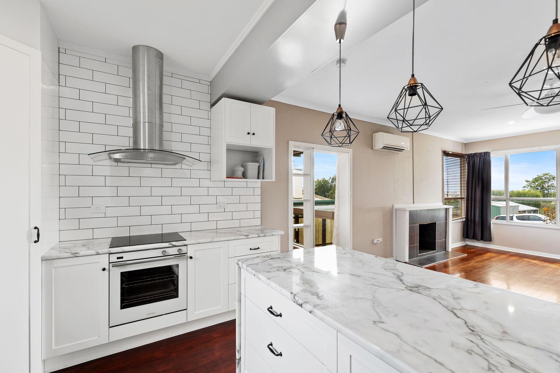 The Perfect Blend - Cosy Charm Meets Contemporary Practicality