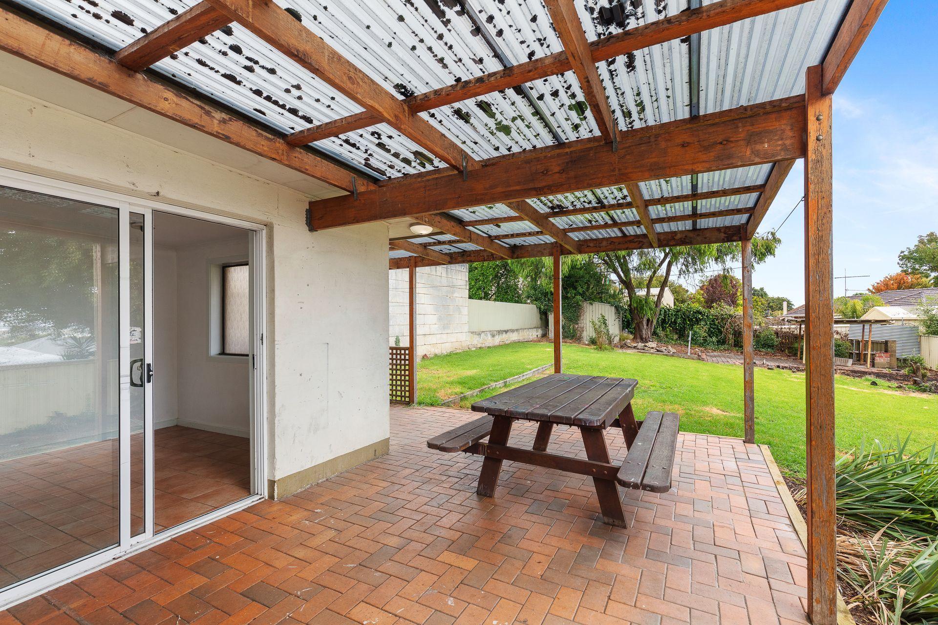 The Perfect Blend - Cosy Charm Meets Contemporary Practicality