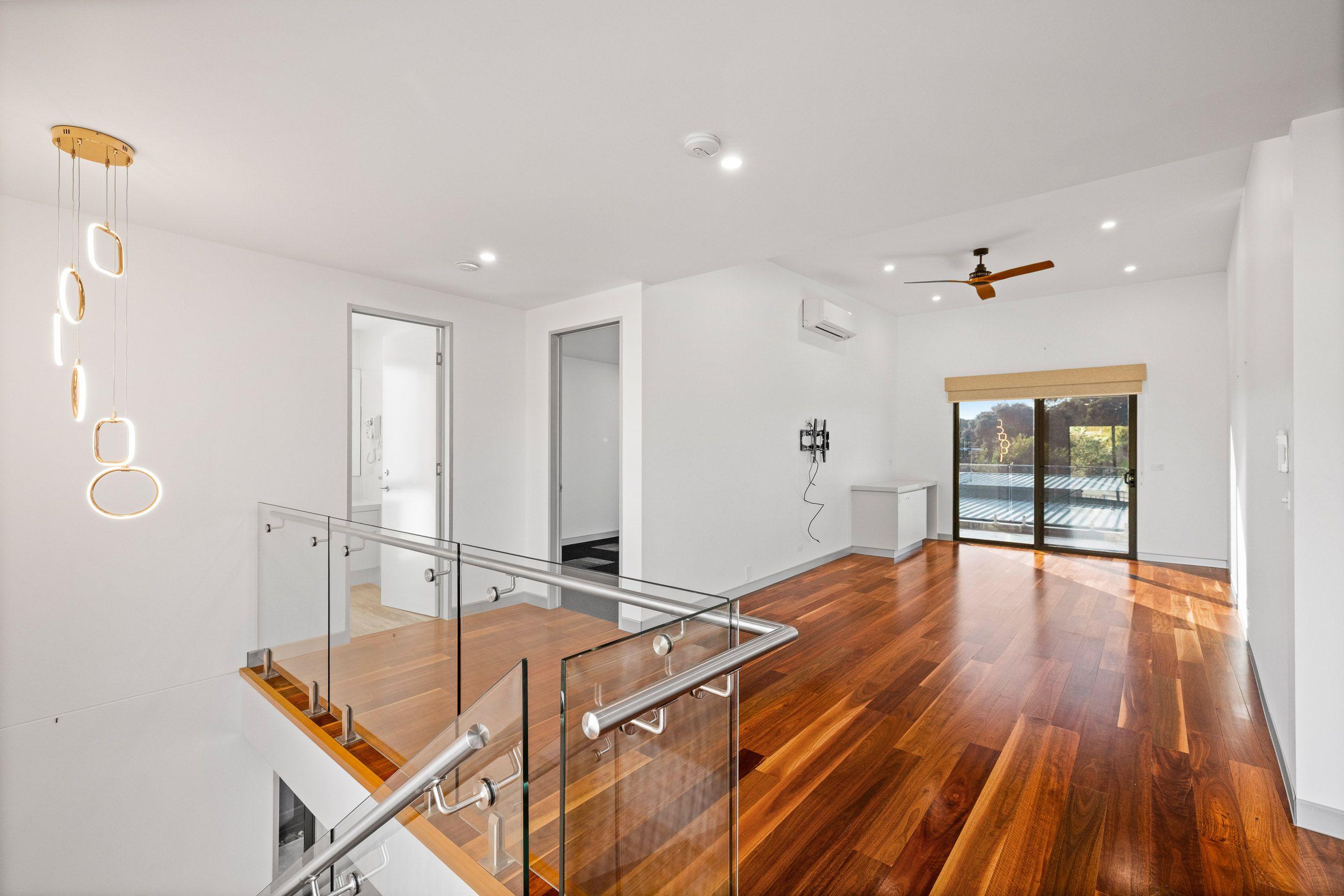 Elegant Coastal Living in Cowes!