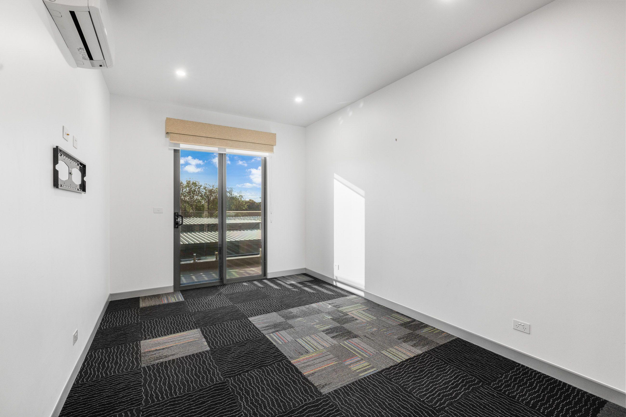 Elegant Coastal Living in Cowes!