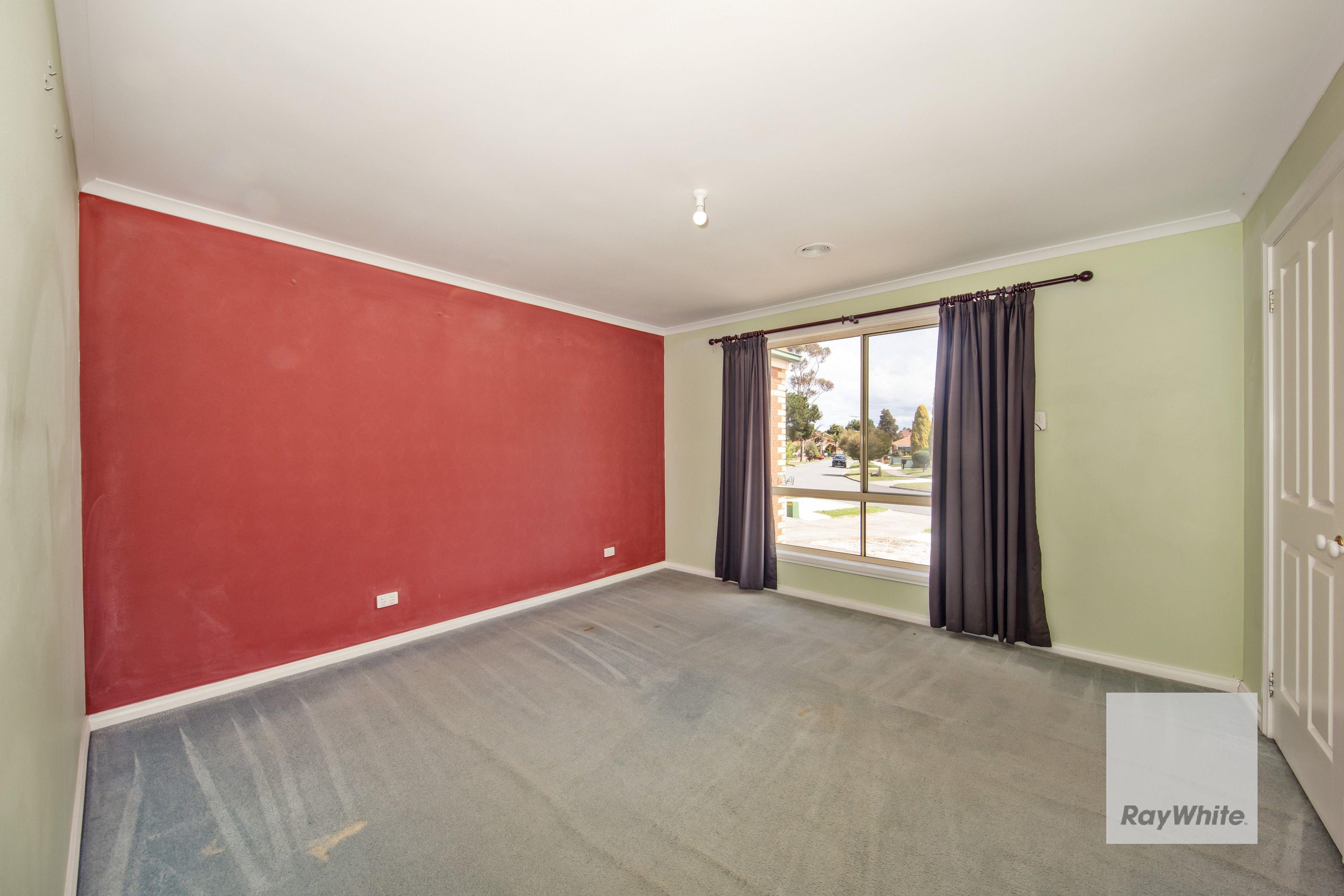 Home in a Peaceful and Convenient Keilor Downs Location