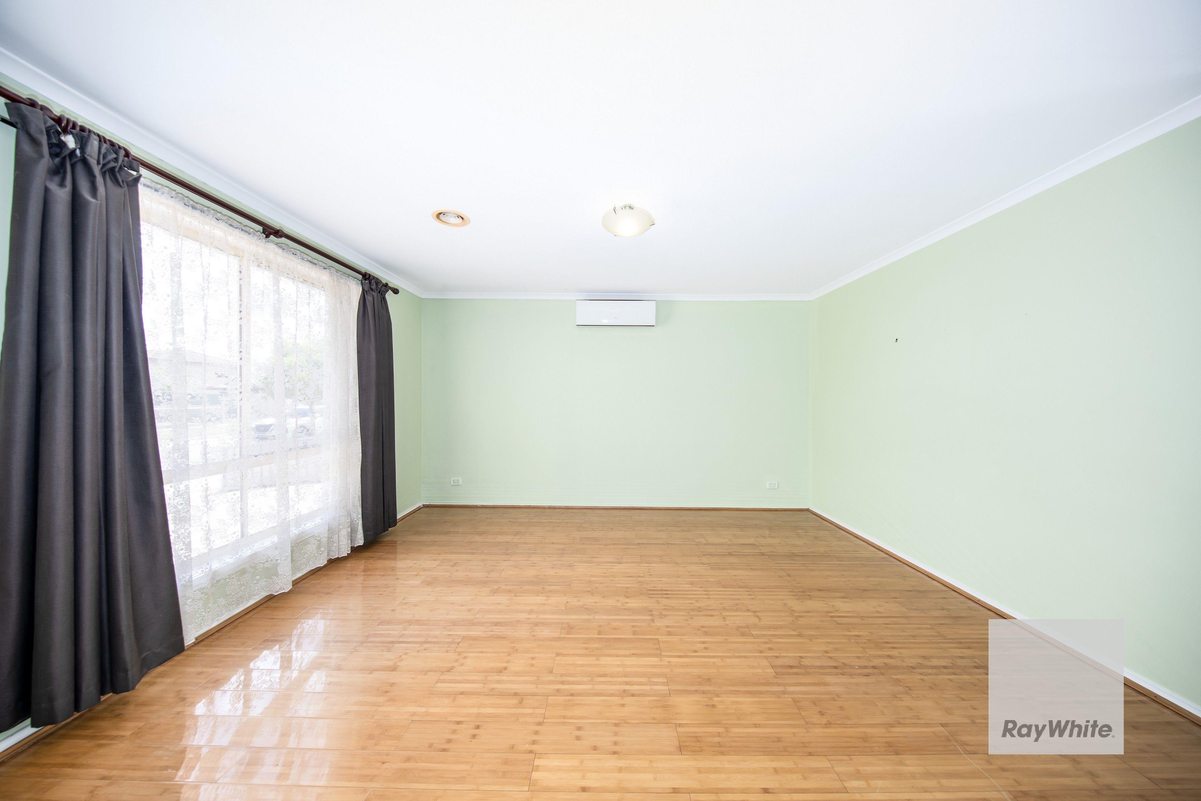 Home in a Peaceful and Convenient Keilor Downs Location