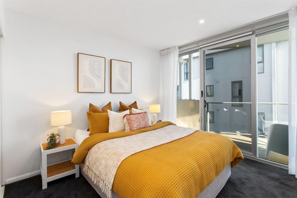 Luxury Waterfront 2-Storey Penthouse in Woody Point