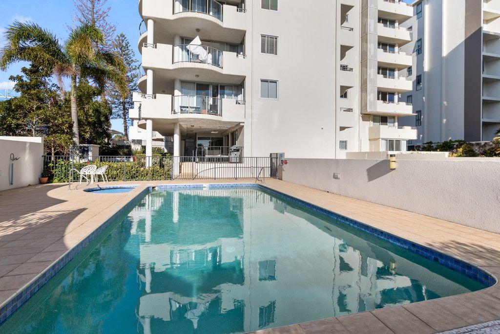 Luxury Waterfront 2-Storey Penthouse in Woody Point