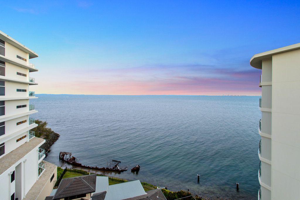 Luxury Waterfront 2-Storey Penthouse in Woody Point