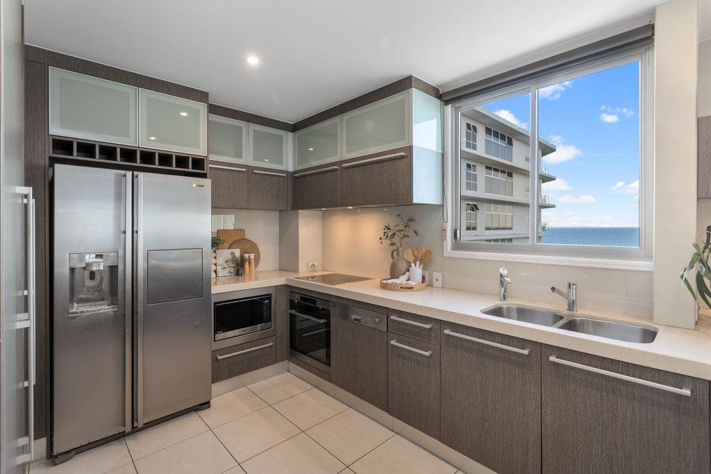 Luxury Waterfront 2-Storey Penthouse in Woody Point