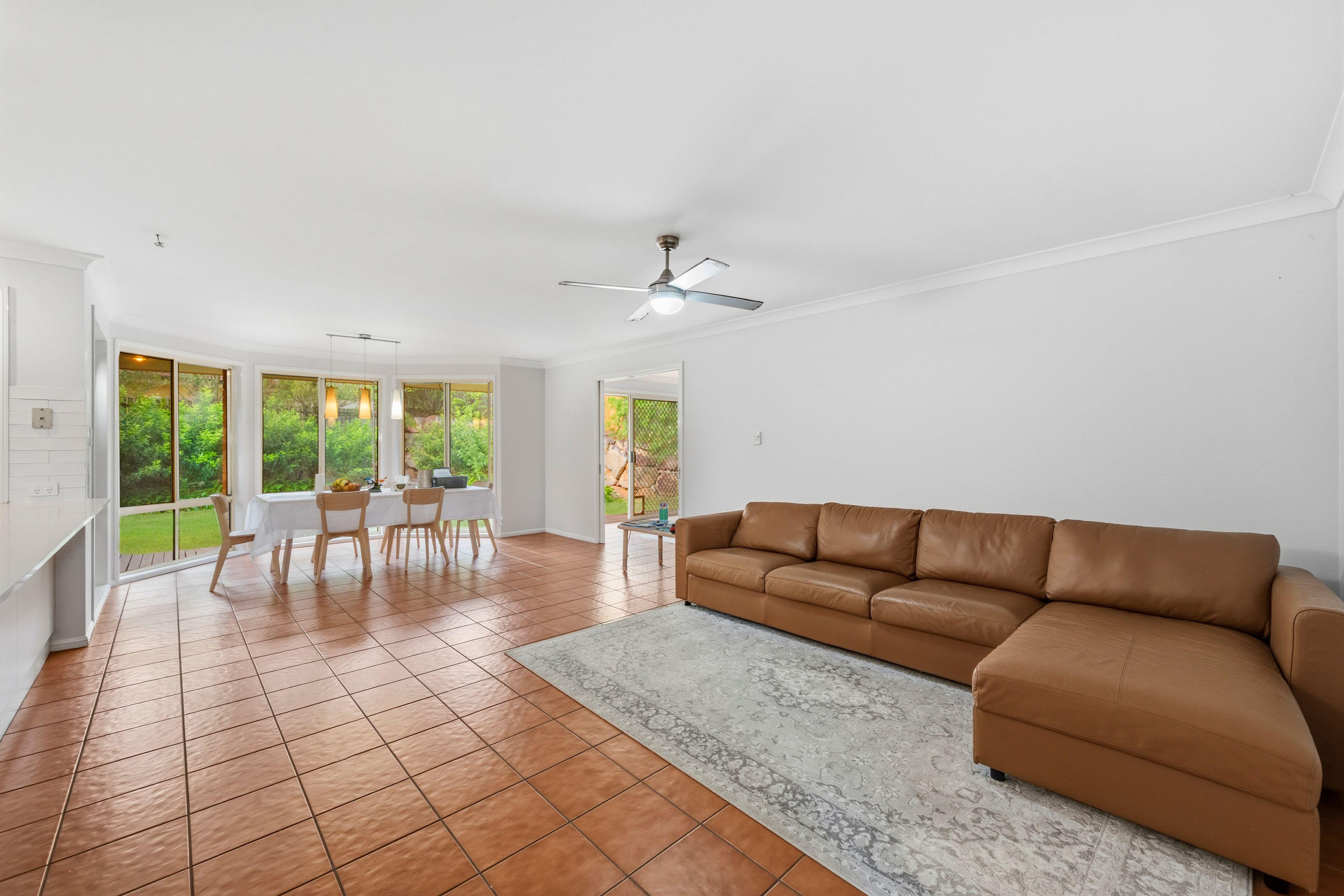 Your Dream Home on the Hill - 8 Meilland Court