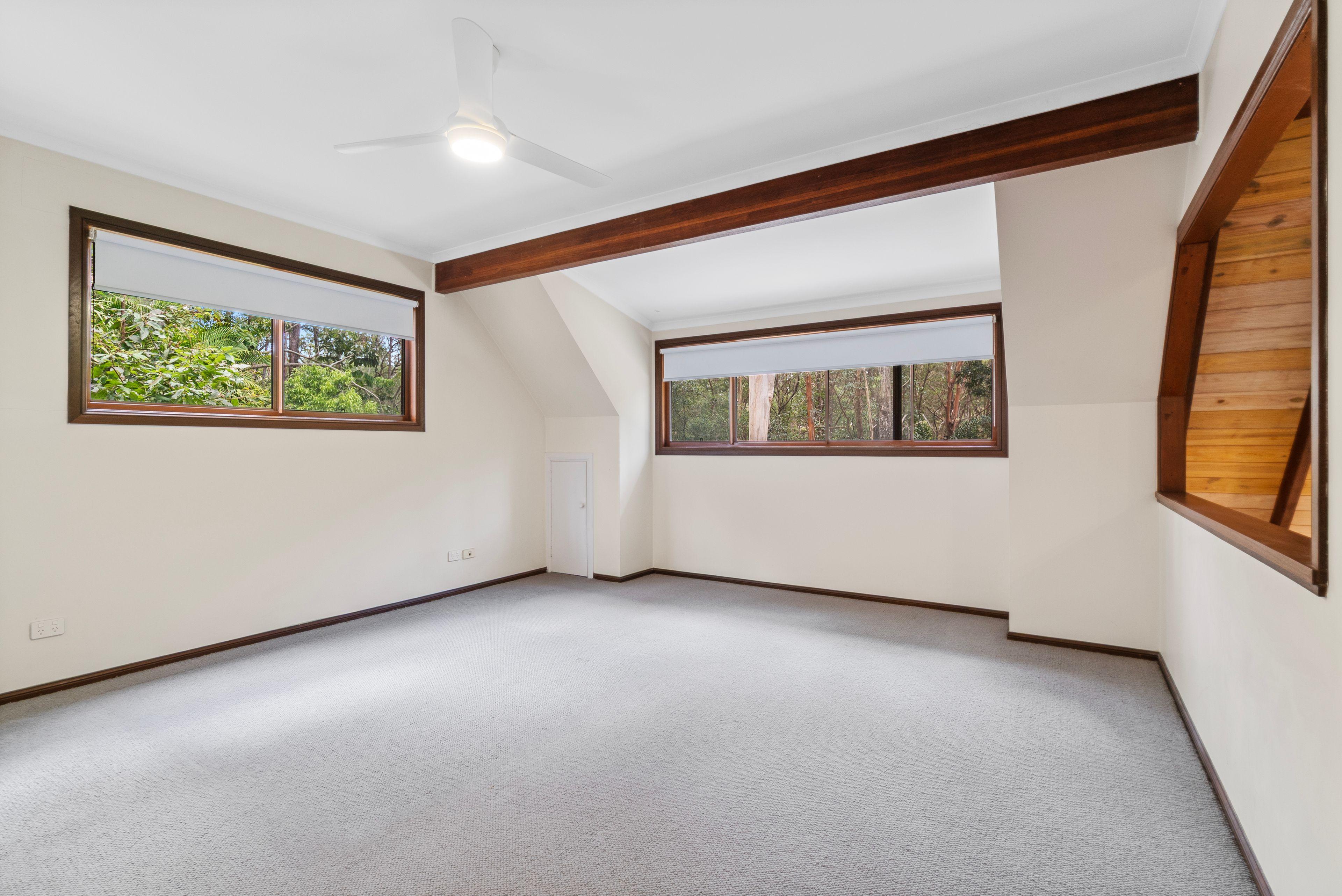 Peaceful Tallebudgera Retreat with Scenic Outlook