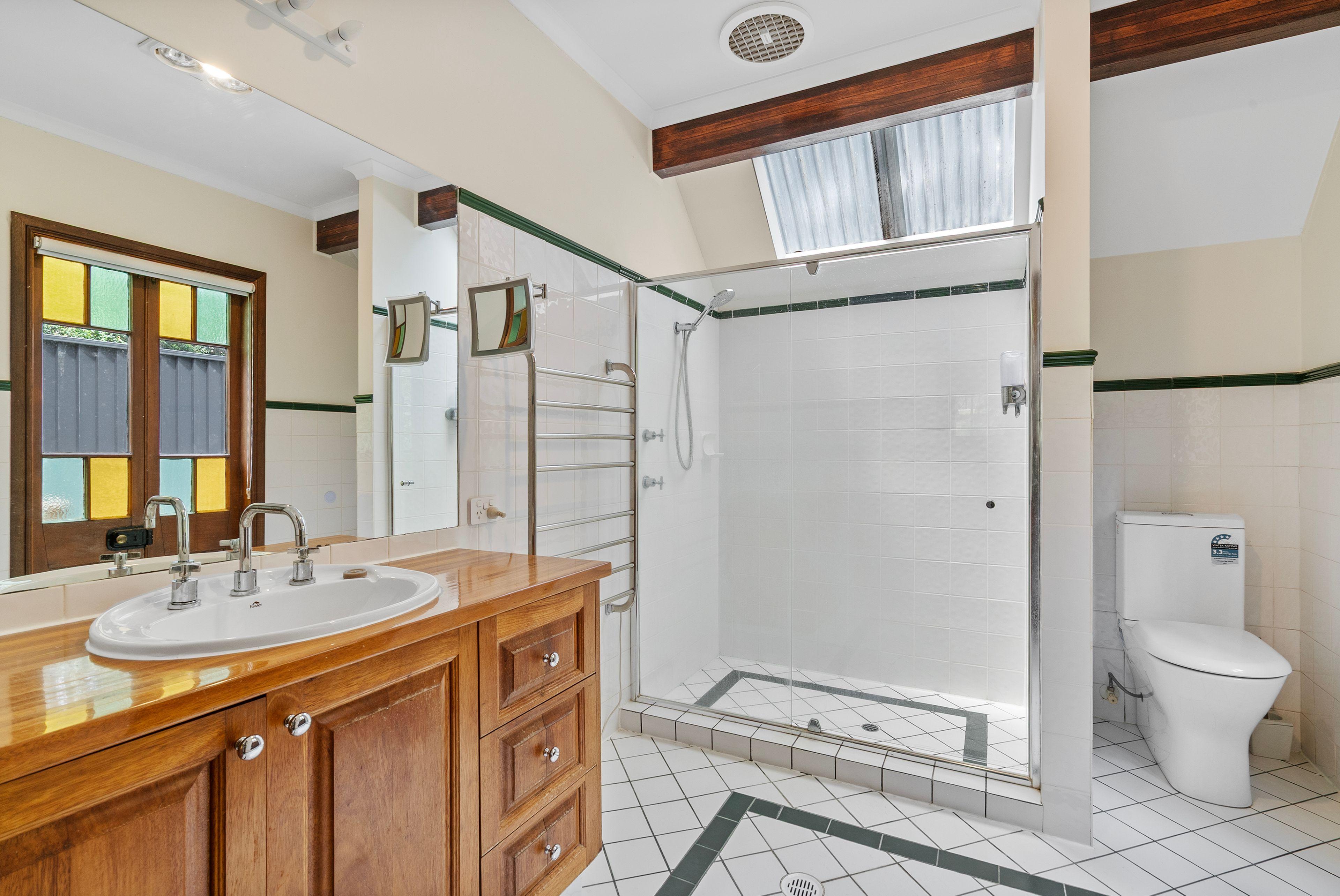 Peaceful Tallebudgera Retreat with Scenic Outlook