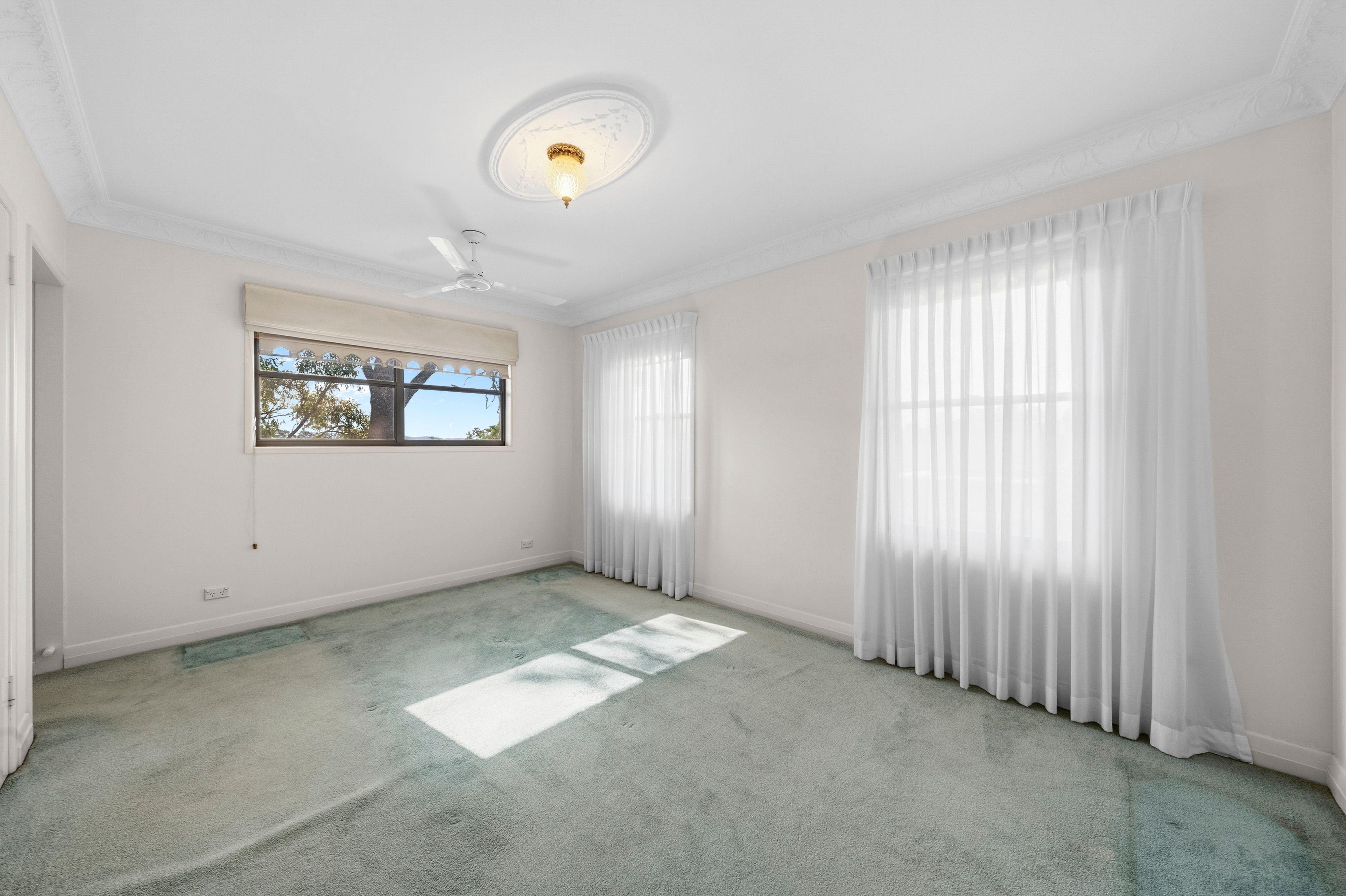 STUNNING 4- BEDROOM 2- BATHROOM HOME IN BRIDGEMAN DOWNS