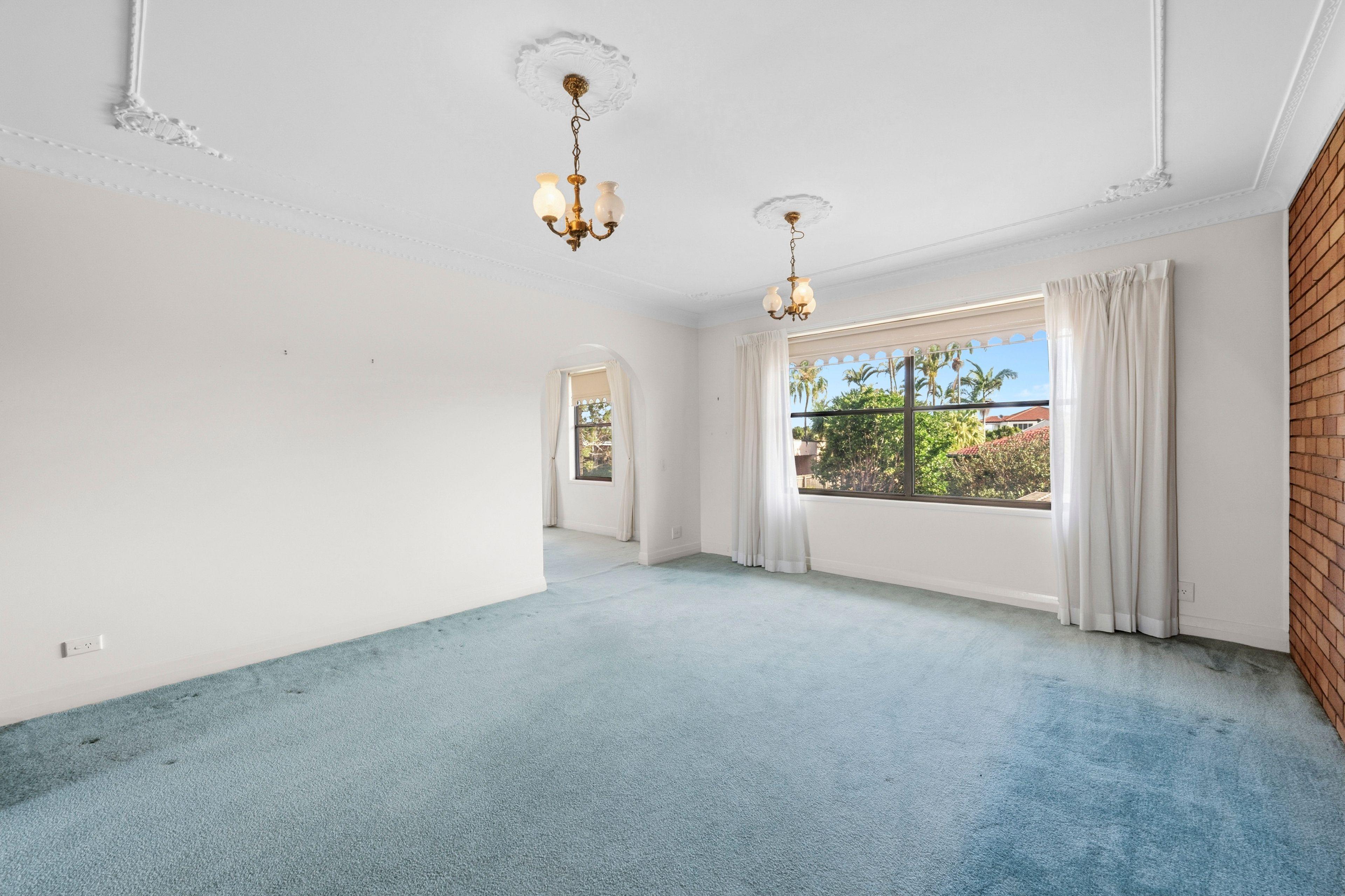 STUNNING 4- BEDROOM 2- BATHROOM HOME IN BRIDGEMAN DOWNS