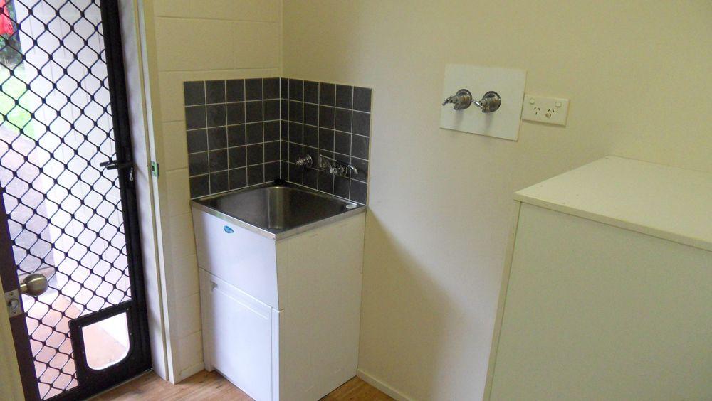 TIDY TOWNHOUSE CLOSE TO CBD