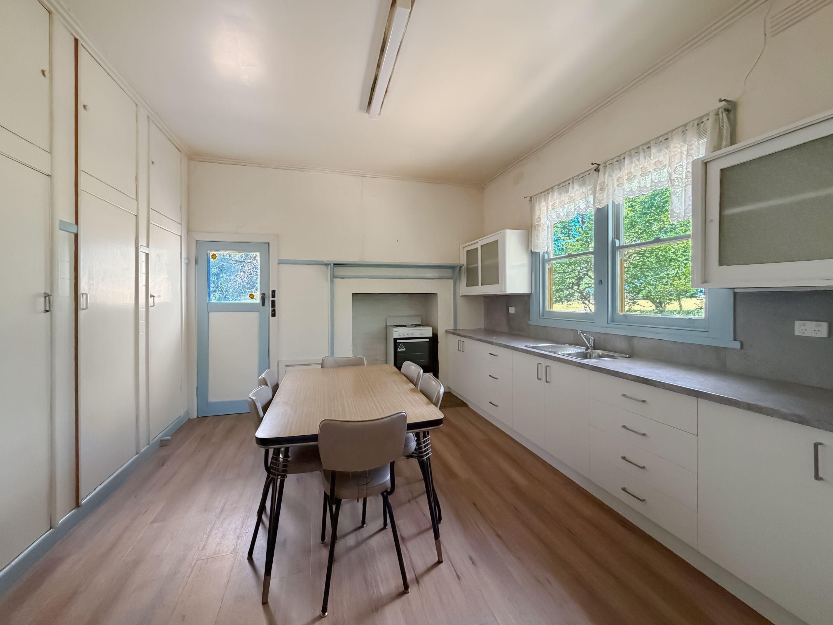 Spacious Farmhouse with Classic Country Charm House | VIC Benalla, VIC 3672 | Prop-GPT the AI-Powered Property Portal