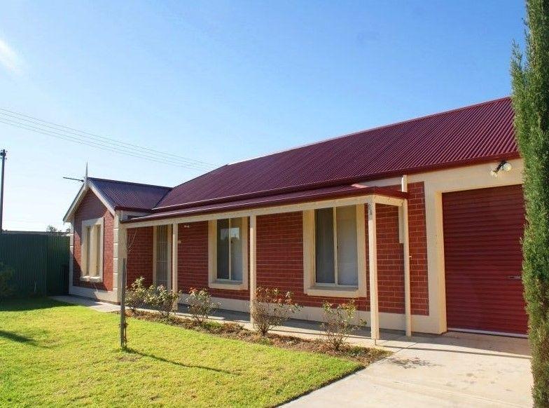 Neat and tidy 3 bedroom home close to Schools!