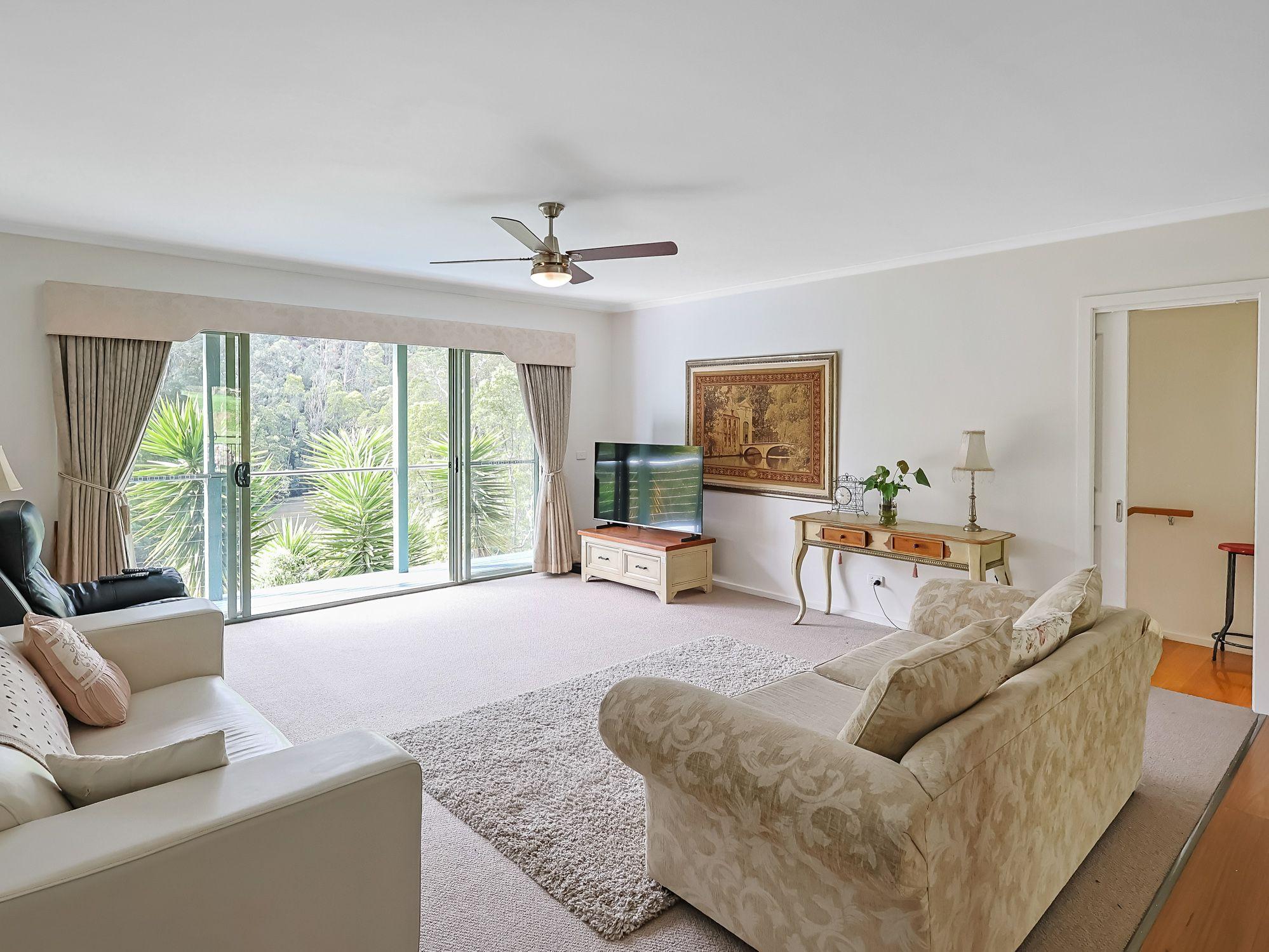 Exclusive Lakeside Estate - Wildlife, Water & Stunning Views