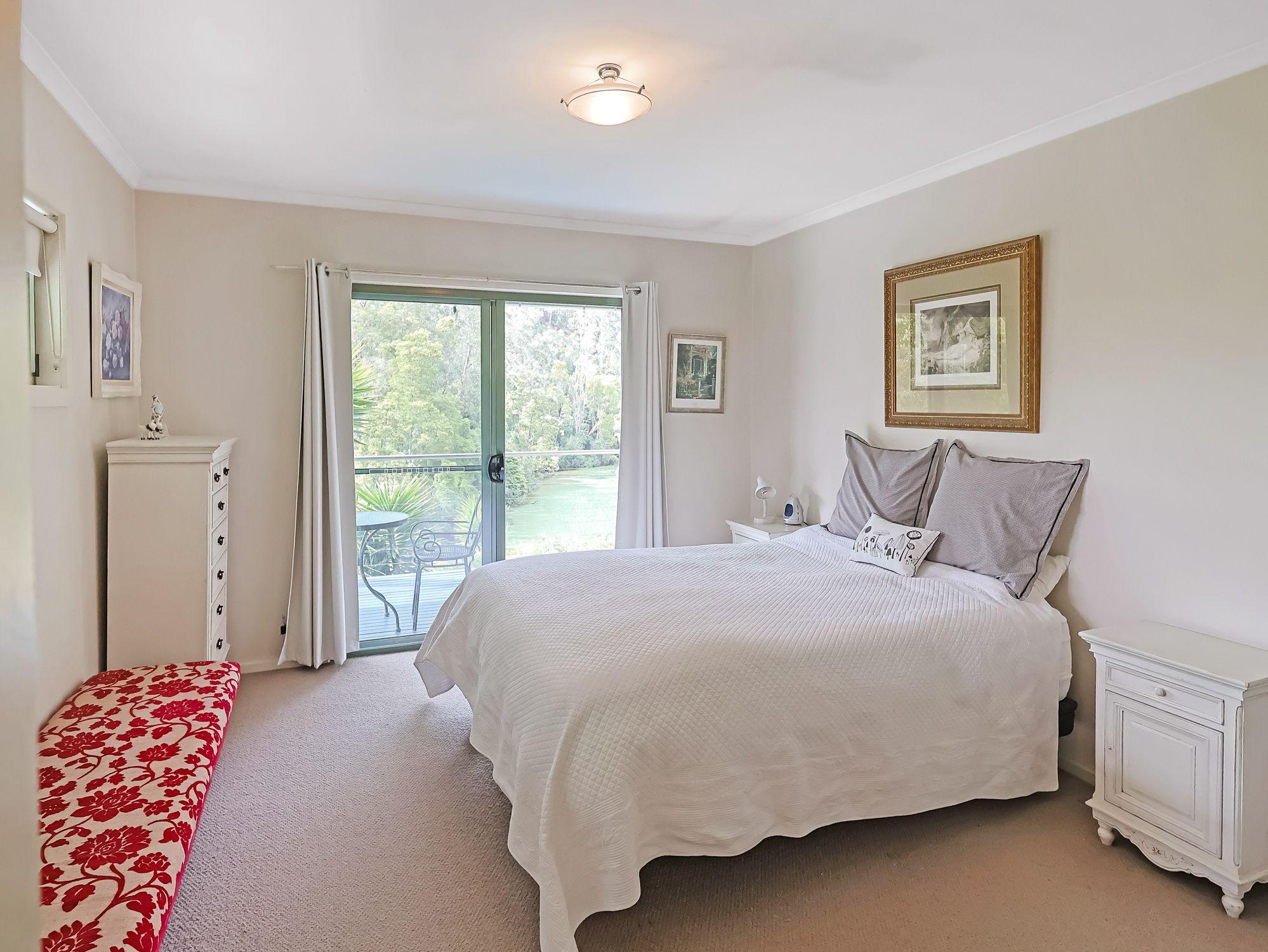 Exclusive Lakeside Estate - Wildlife, Water & Stunning Views