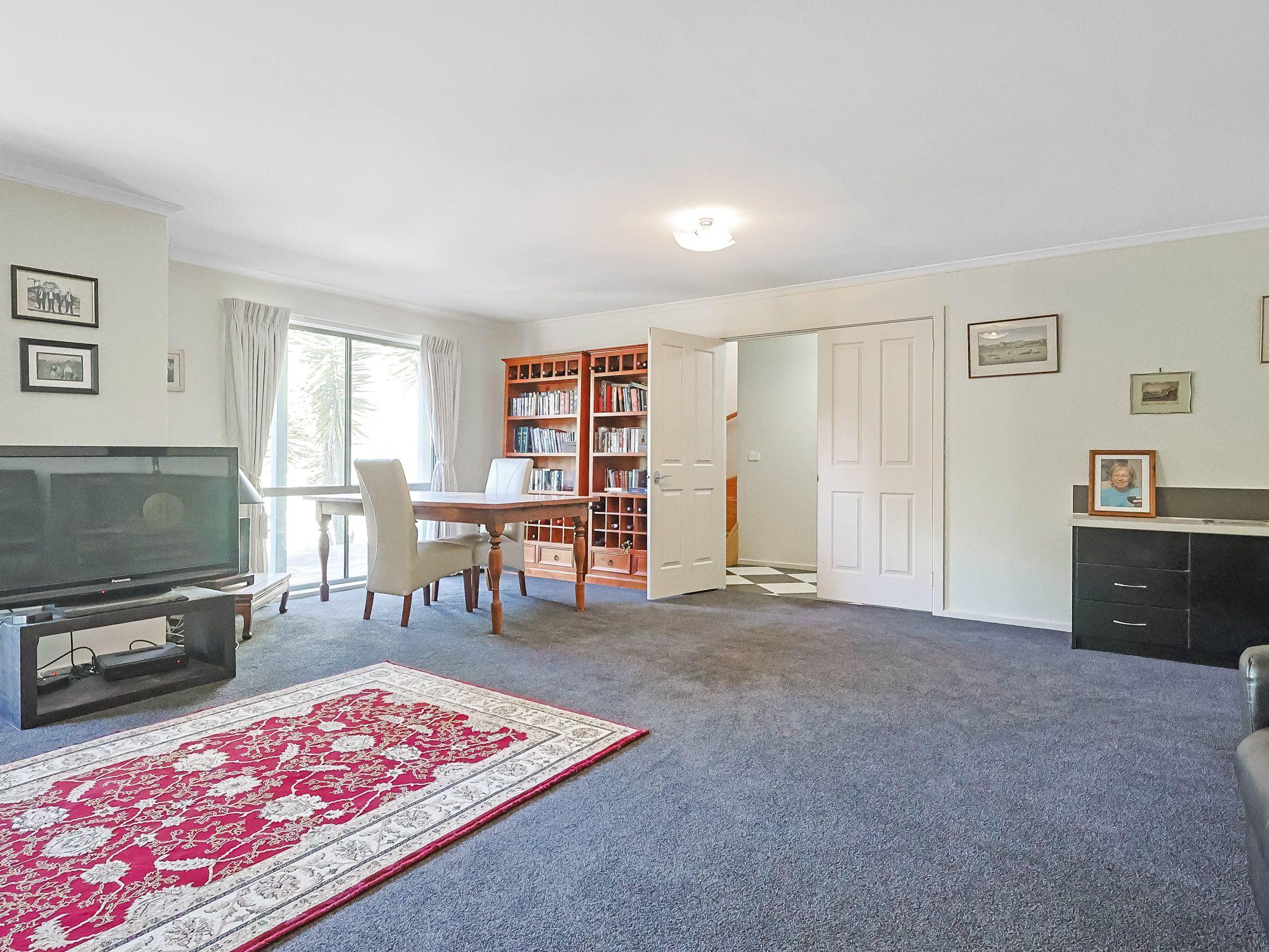 Exclusive Lakeside Estate - Wildlife, Water & Stunning Views