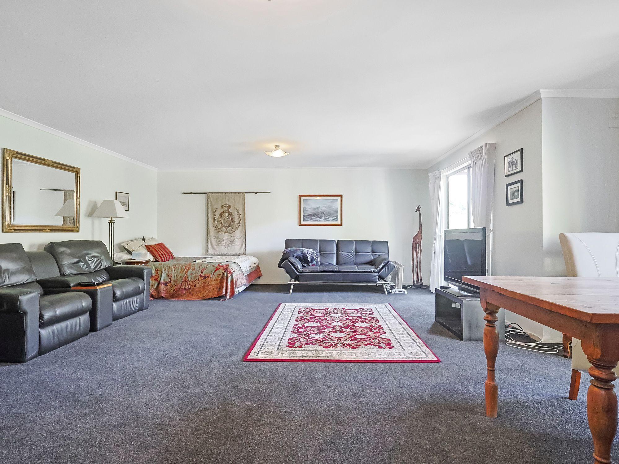 Exclusive Lakeside Estate - Wildlife, Water & Stunning Views