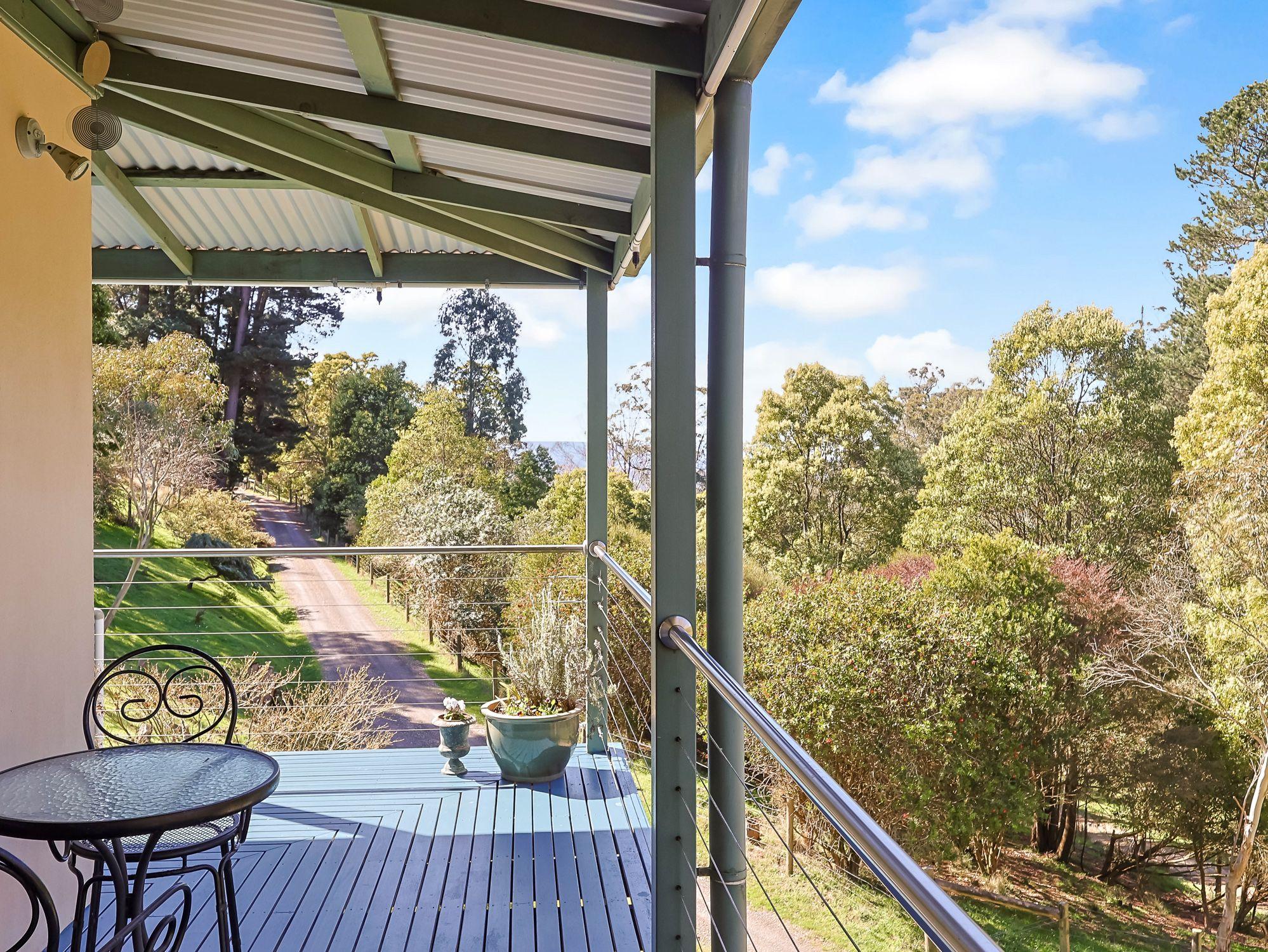 Exclusive Lakeside Estate - Wildlife, Water & Stunning Views