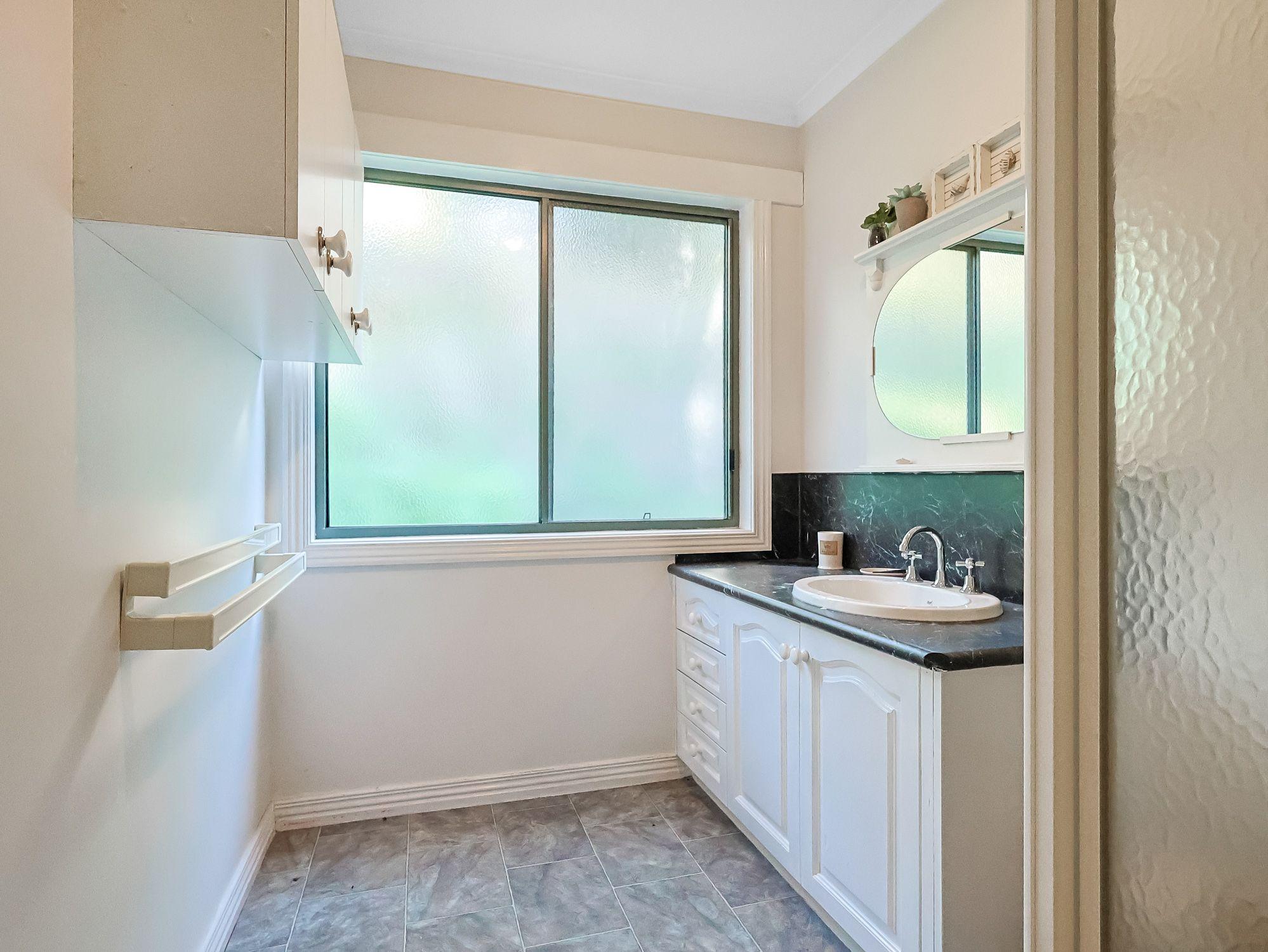 Exclusive Lakeside Estate - Wildlife, Water & Stunning Views