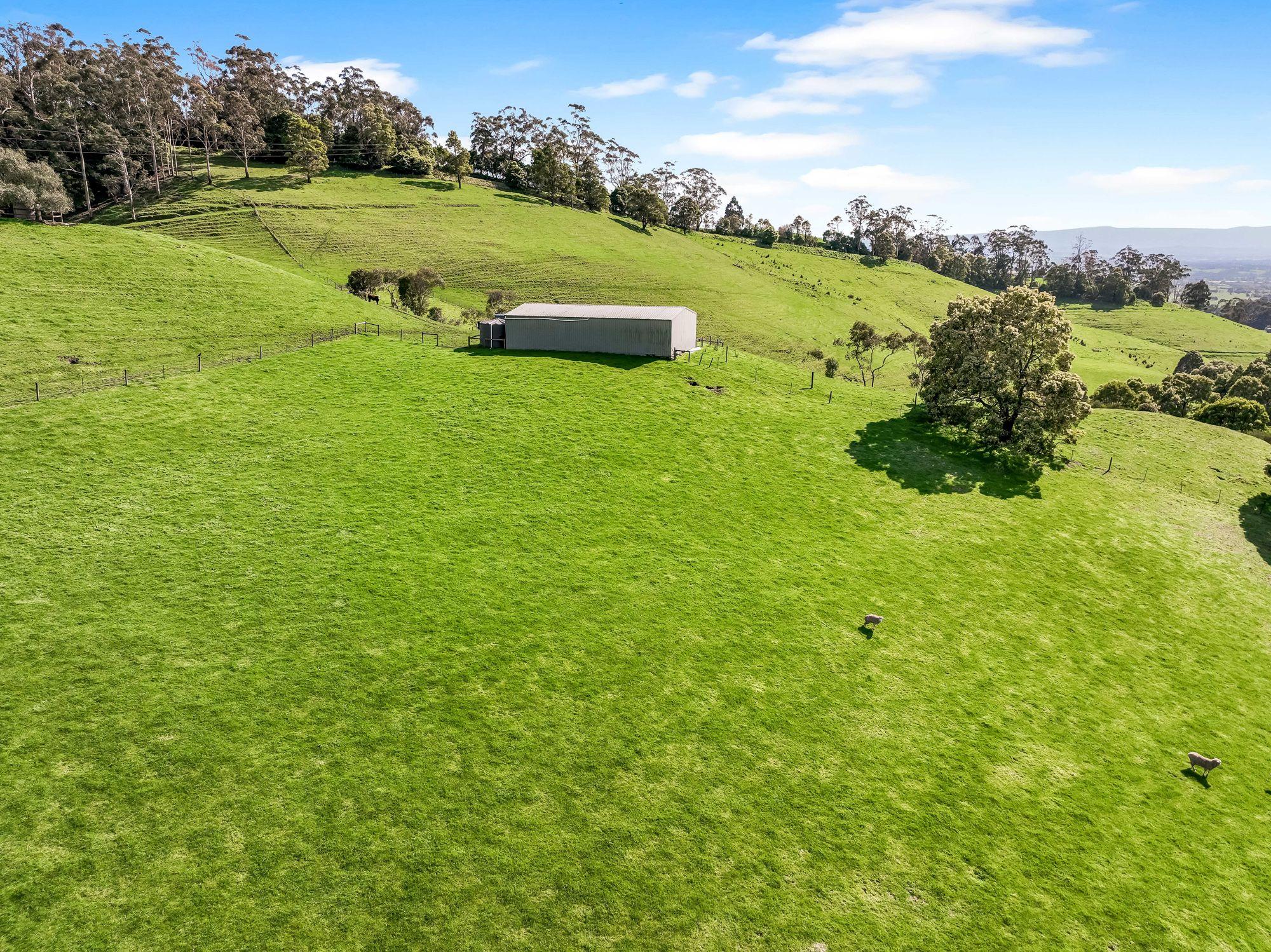 Exclusive Lakeside Estate - Wildlife, Water & Stunning Views