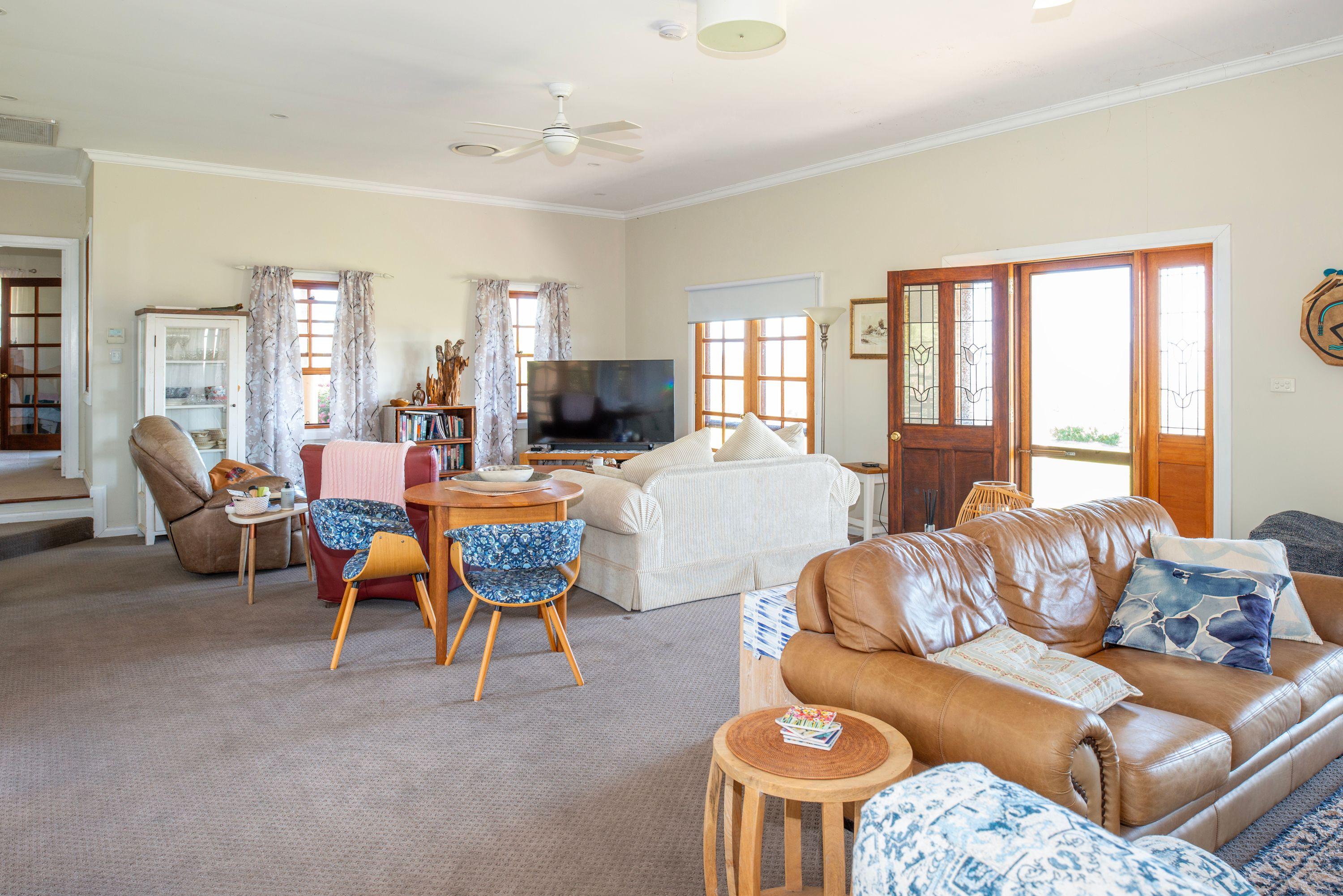 Executive Home on 500 acres Retirees Dream