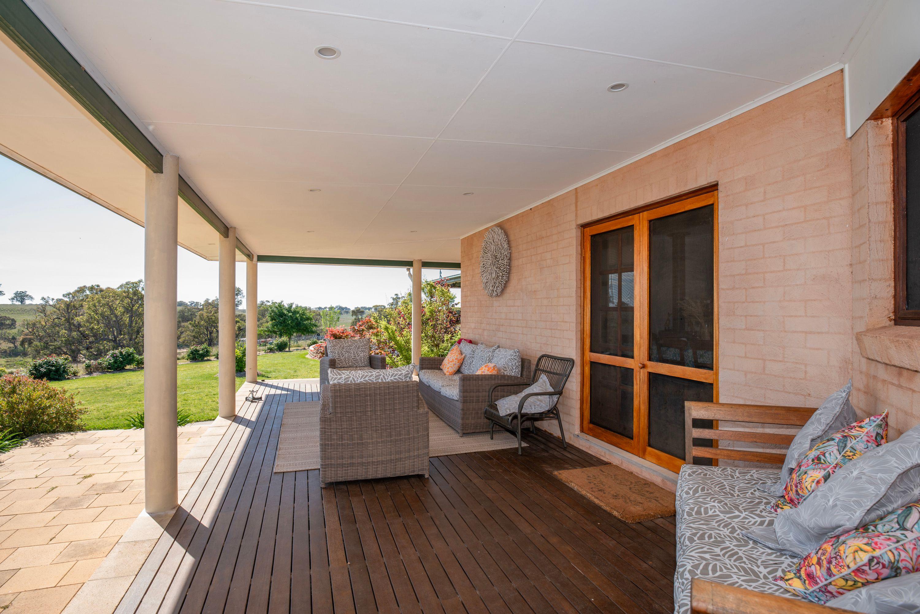 Executive Home on 500 acres Retirees Dream