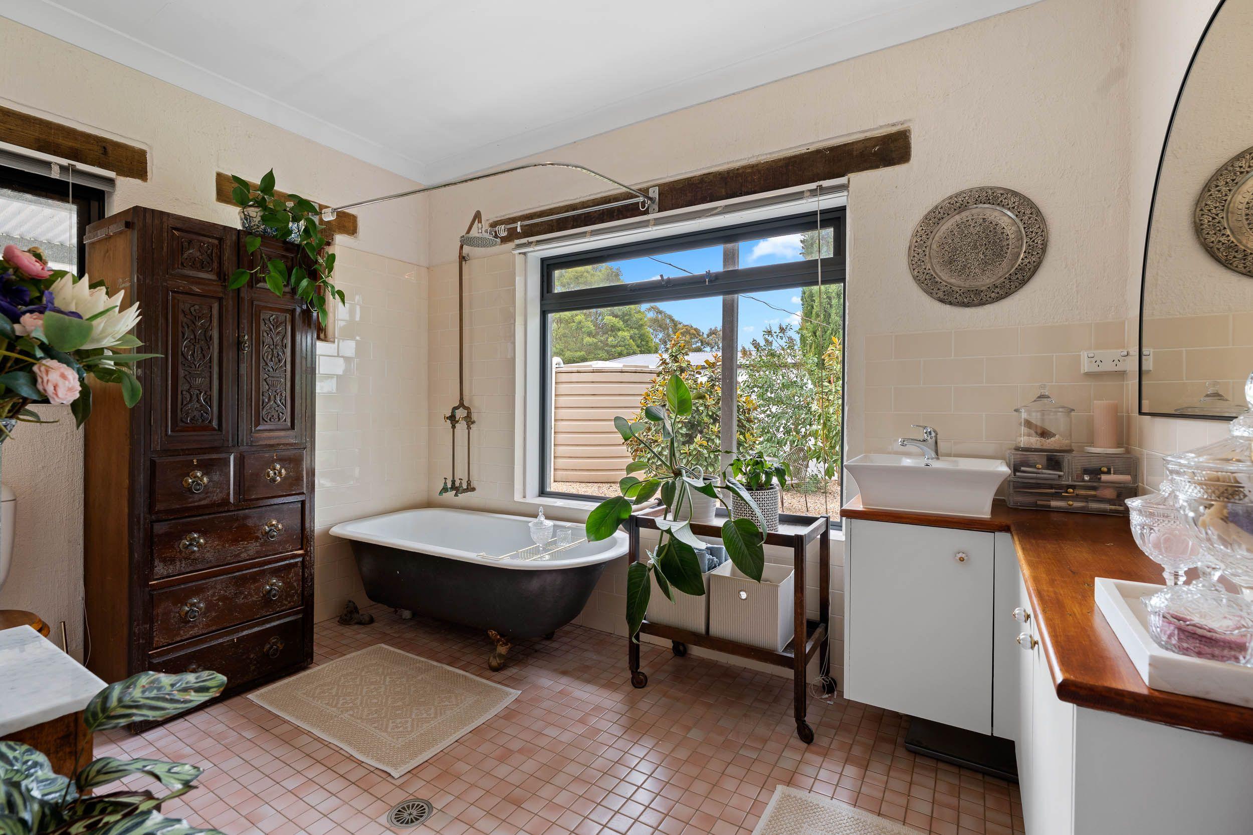 Charley Hill - Your Retreat with Endless Possibility