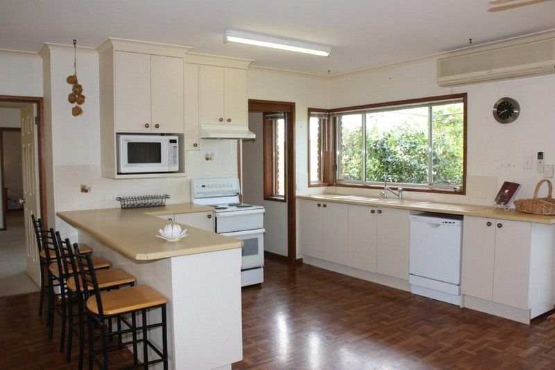 SOUGHT AFTER COURT LOCATION - 4 BEDROOMS AND 2 BATHROOMS, COROWA