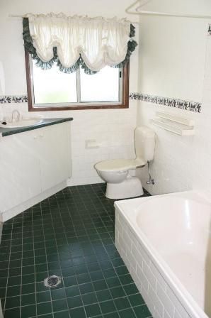 SOUGHT AFTER COURT LOCATION - 4 BEDROOMS AND 2 BATHROOMS, COROWA